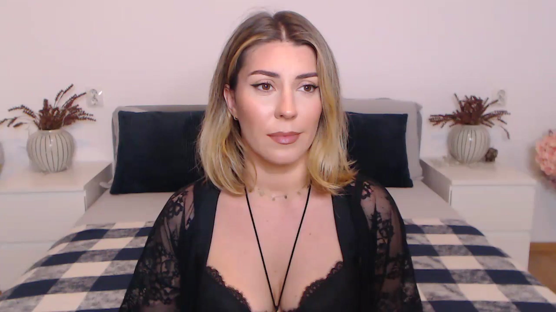 Gallery image thumbnail from BlueStocking's myfreecams stream on, 10/30/2023, 16:06 image 11 of 20