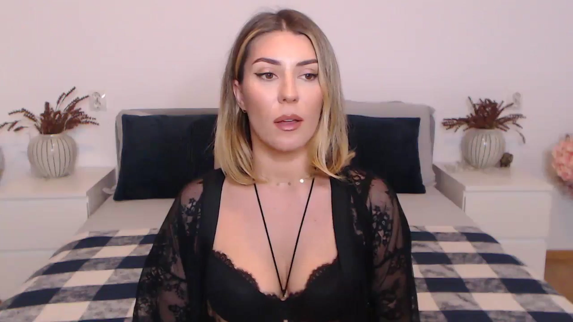 Gallery image thumbnail from BlueStocking's myfreecams stream on, 10/30/2023, 16:06 image 20 of 20