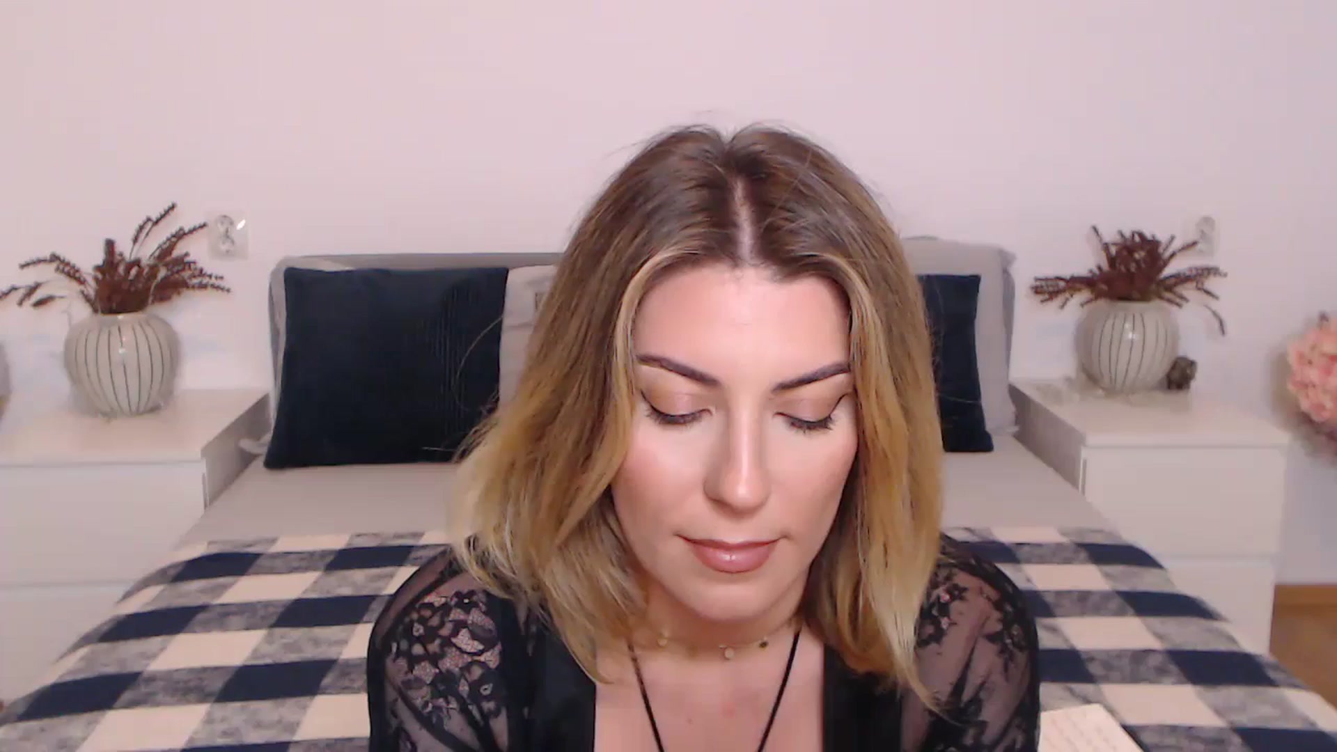 Gallery image thumbnail from BlueStocking's myfreecams stream on, 10/30/2023, 16:06 image 1 of 20