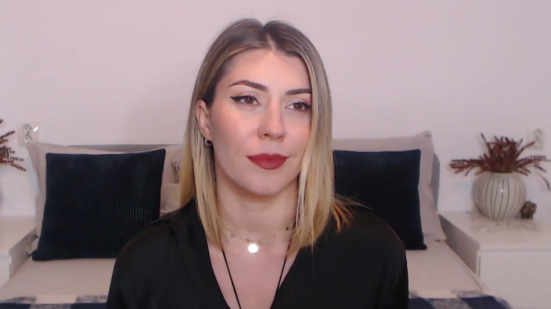 Gallery image thumbnail from BlueStocking's myfreecams stream on, 11/03/2023, 11:54 image 8 of 20