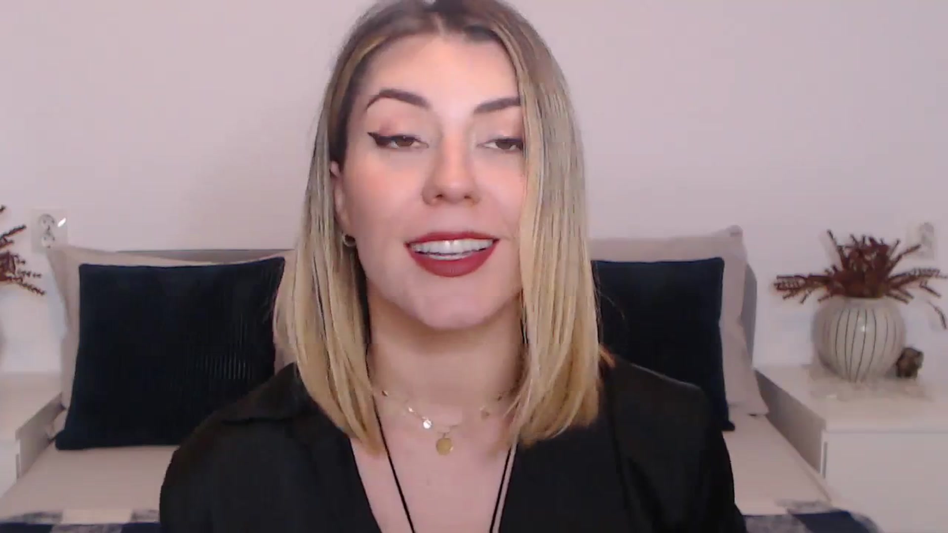 Gallery image thumbnail from BlueStocking's myfreecams stream on, 11/03/2023, 11:54 image 17 of 20