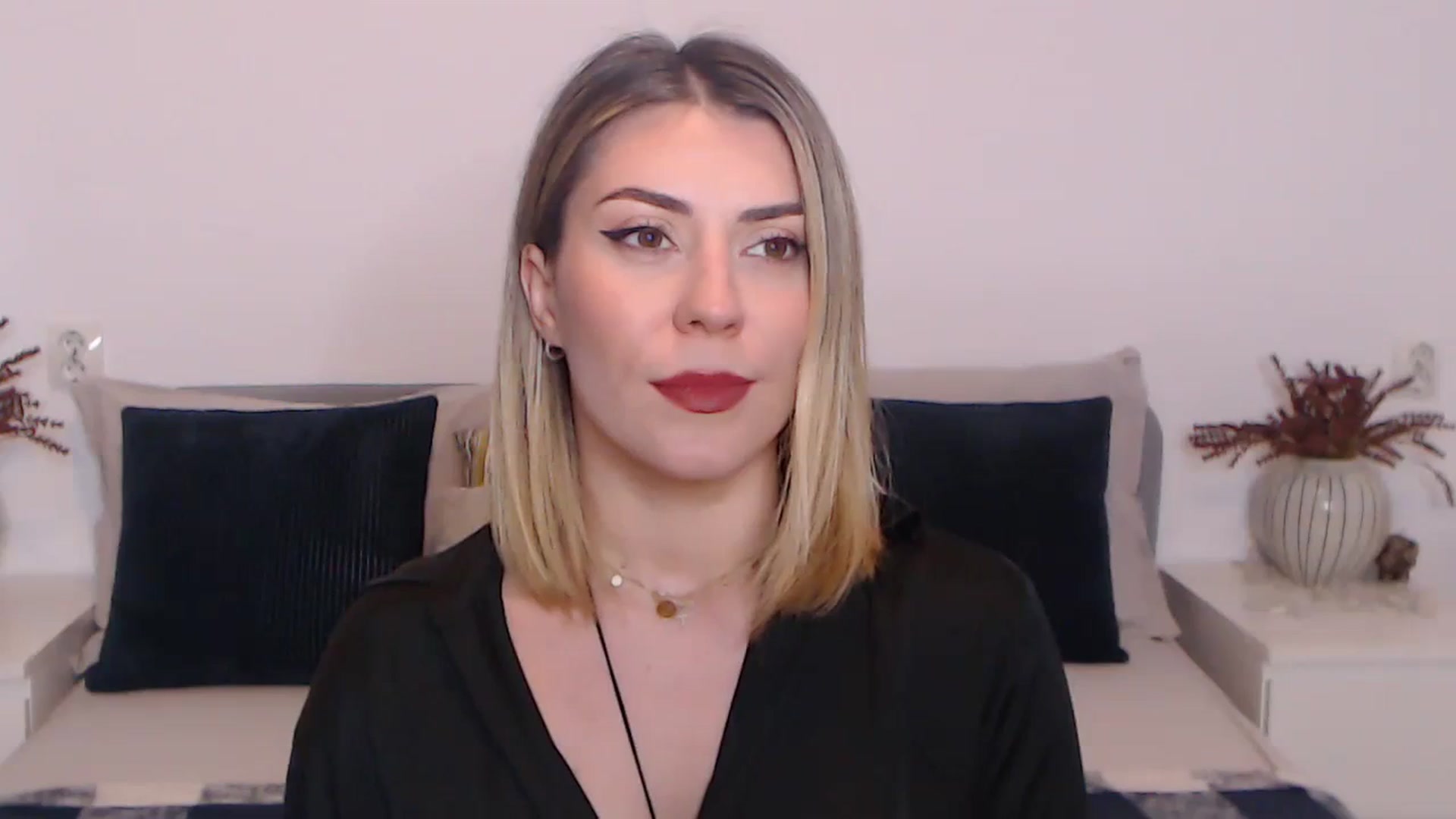 Gallery image thumbnail from BlueStocking's myfreecams stream on, 11/03/2023, 11:54 image 5 of 20
