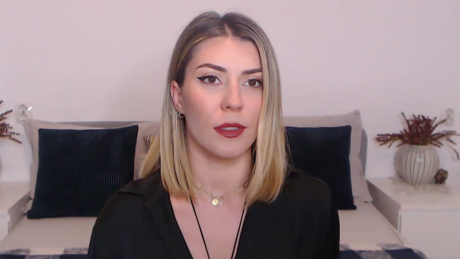 Gallery image thumbnail from BlueStocking's myfreecams stream on, 11/03/2023, 11:54 image 4 of 20