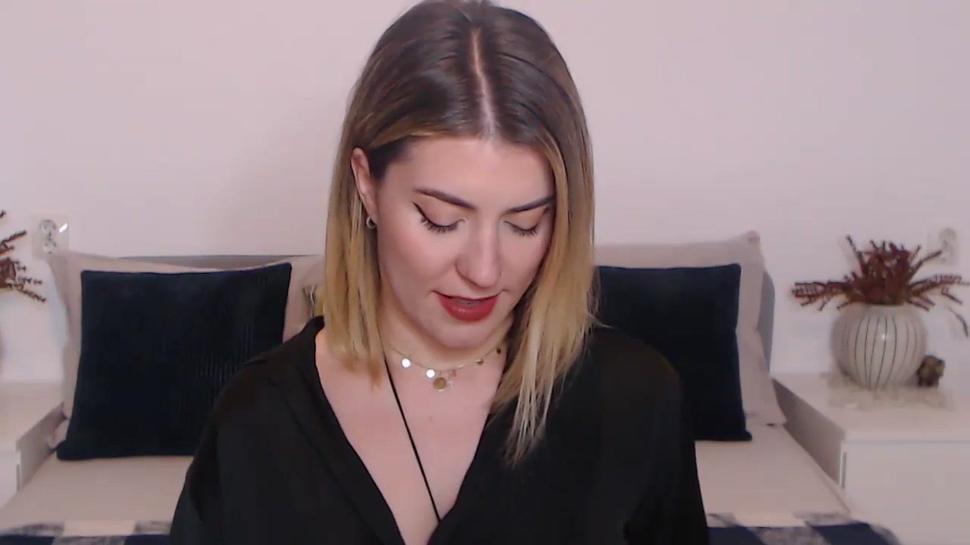 Gallery image thumbnail from BlueStocking's myfreecams stream on, 11/03/2023, 11:54 image 6 of 20