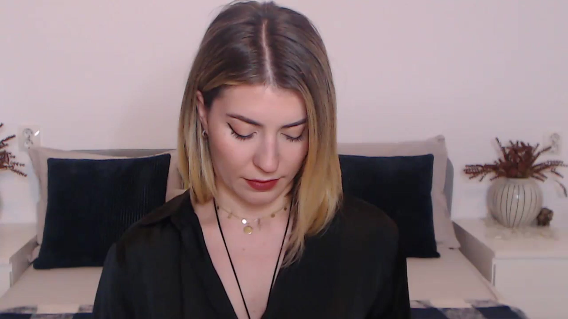 Gallery image thumbnail from BlueStocking's myfreecams stream on, 11/03/2023, 11:54 image 11 of 20