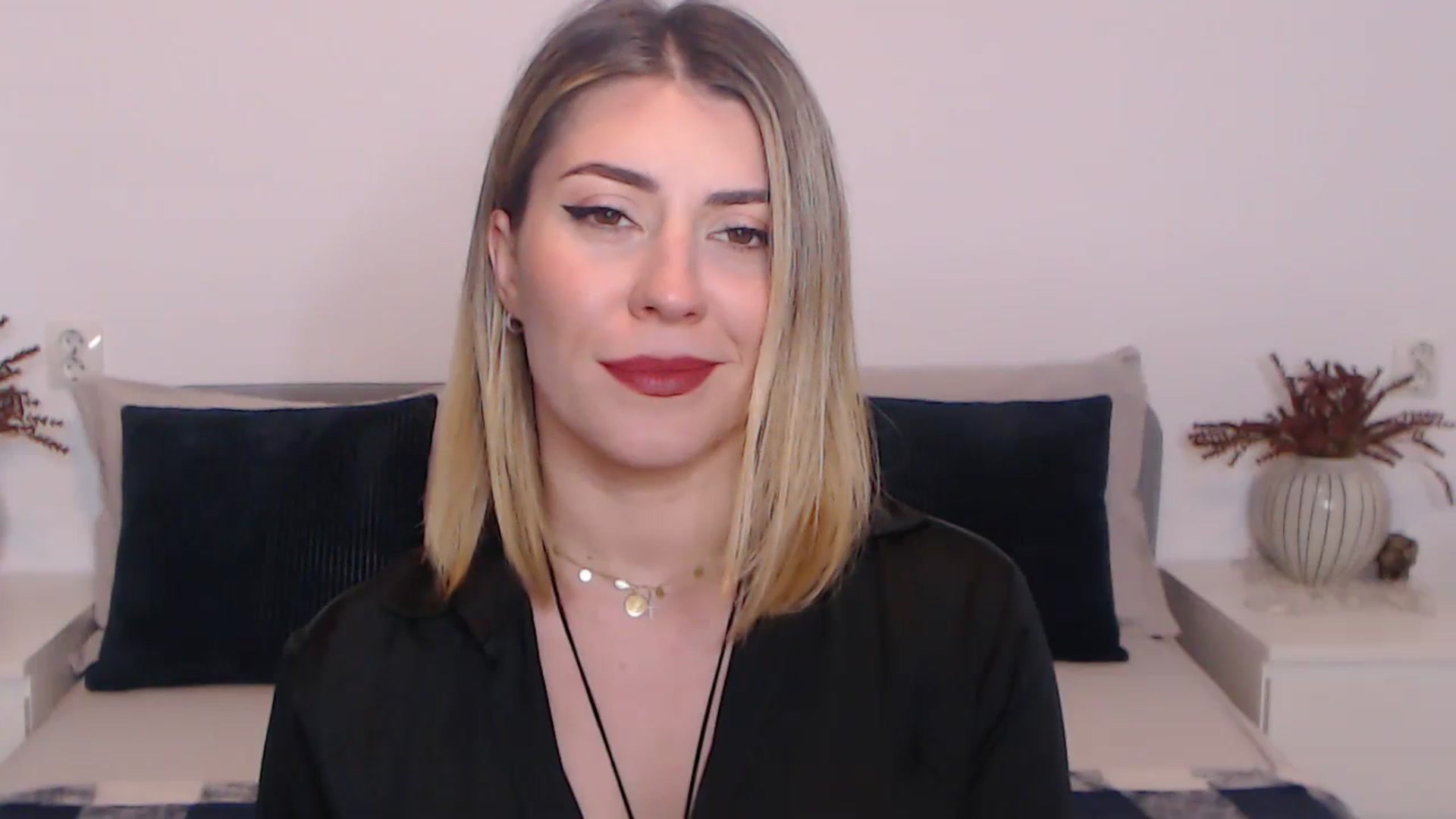 Gallery image thumbnail from BlueStocking's myfreecams stream on, 11/03/2023, 11:54 image 7 of 20