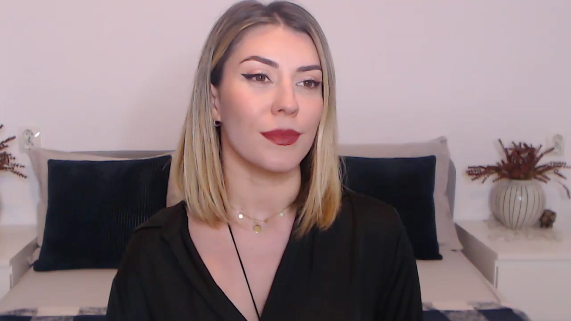 Gallery image thumbnail from BlueStocking's myfreecams stream on, 11/03/2023, 11:54 image 2 of 20