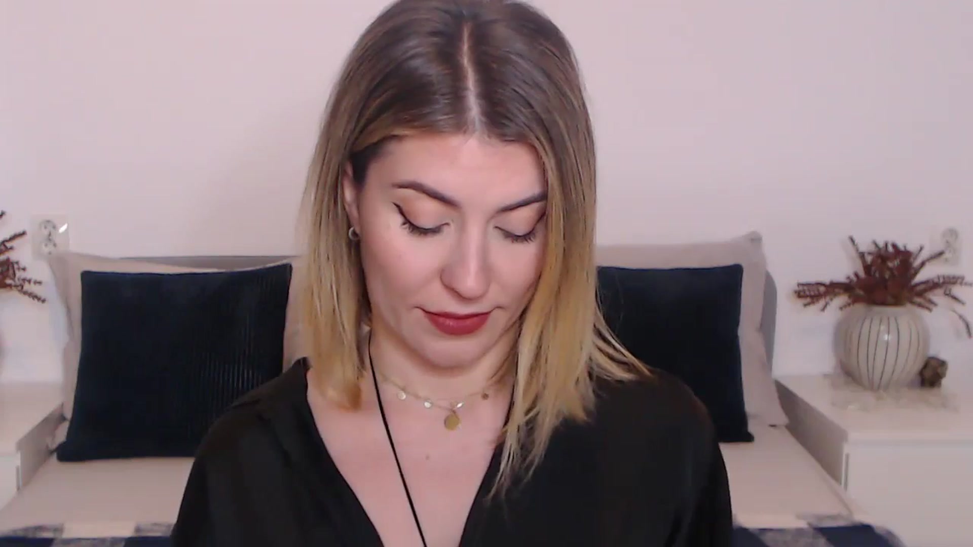 Gallery image thumbnail from BlueStocking's myfreecams stream on, 11/03/2023, 11:54 image 20 of 20