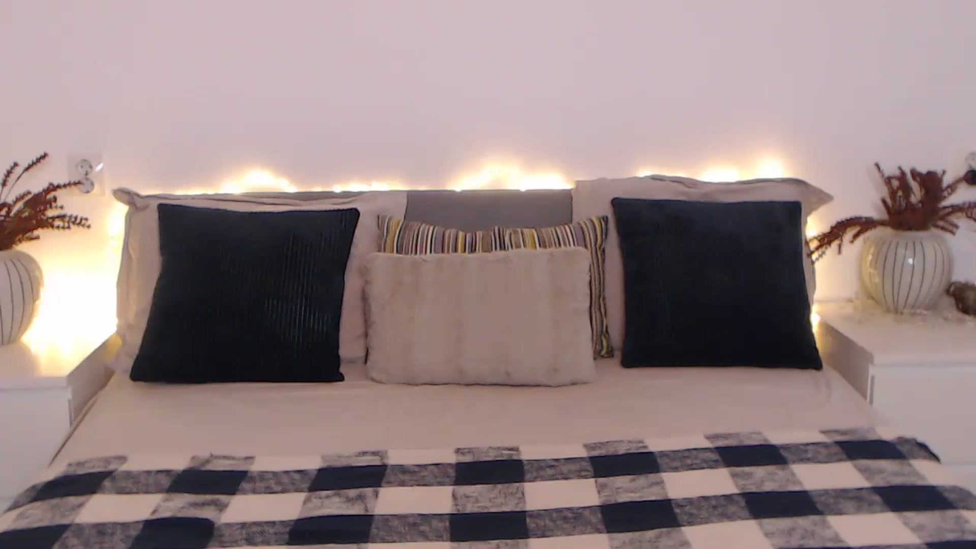 Gallery image thumbnail from BlueStocking's myfreecams stream on, 11/07/2023, 18:27 image 6 of 20