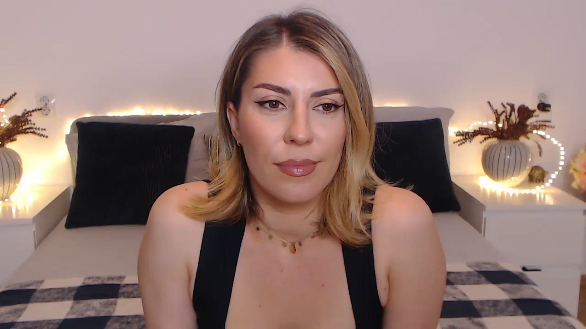 Gallery image thumbnail from BlueStocking's myfreecams stream on, 11/08/2023, 15:07 image 5 of 20