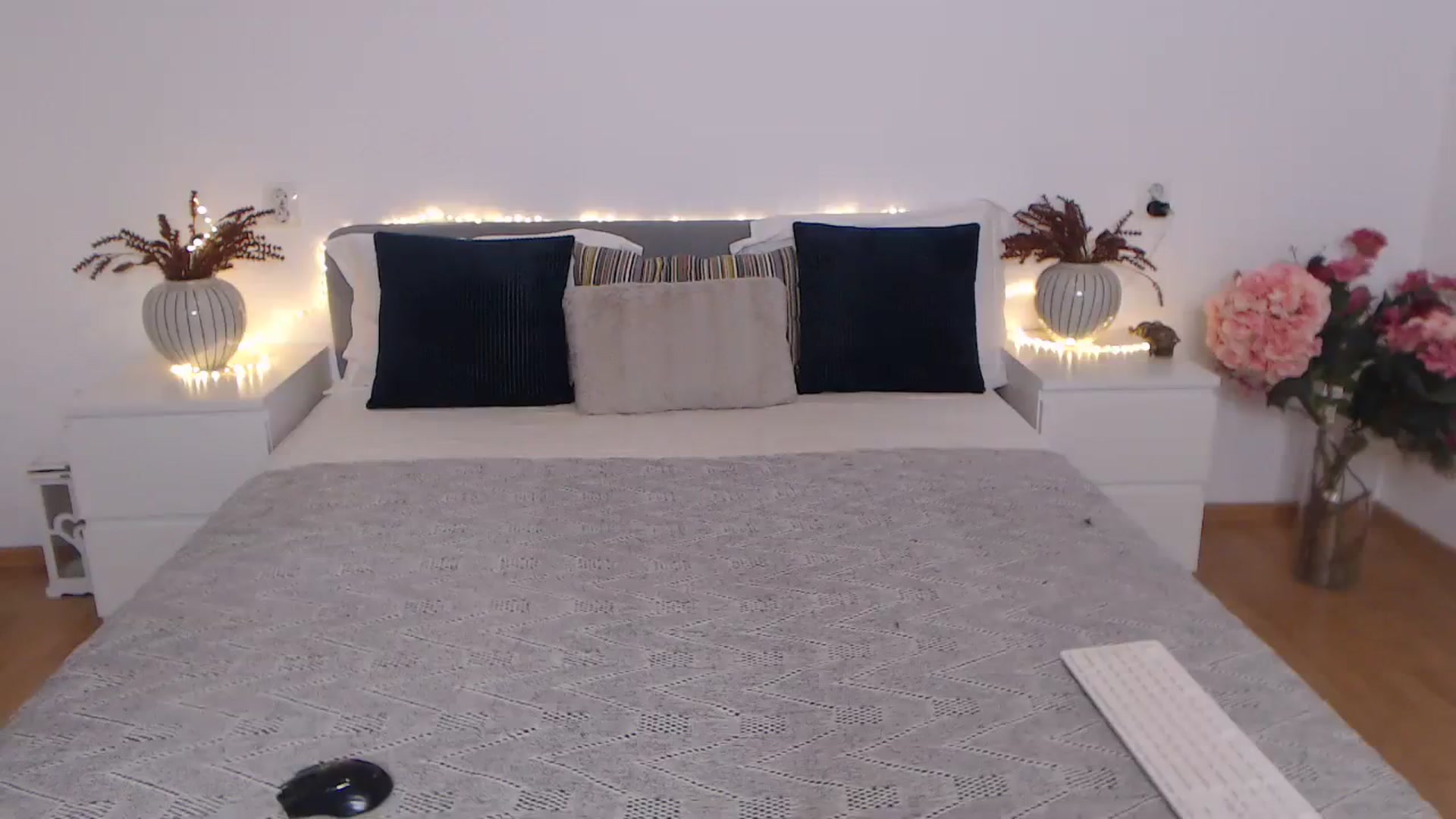 Gallery image thumbnail from BlueStocking's myfreecams stream on, 11/20/2023, 15:51 image 12 of 20