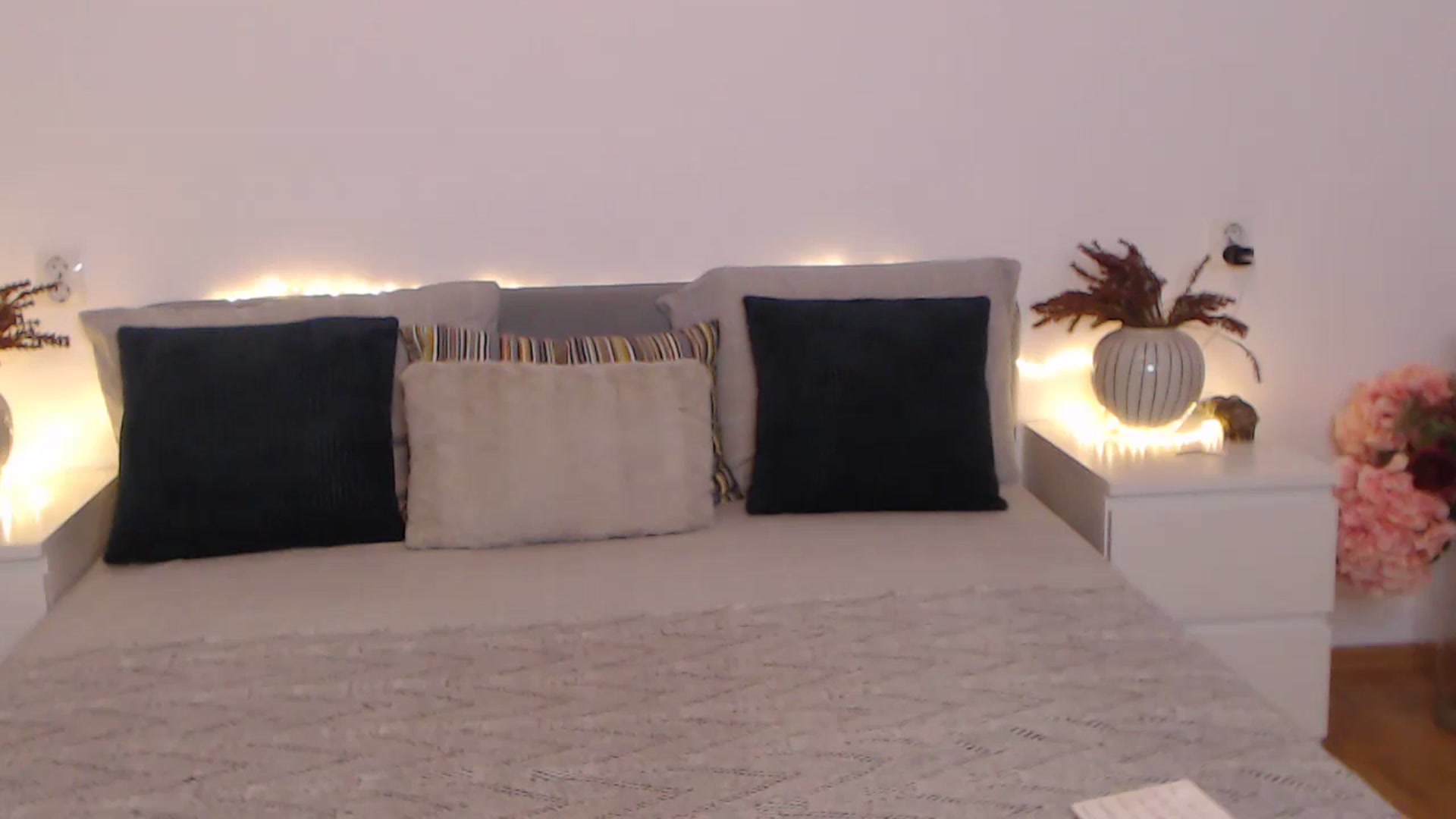 Gallery image thumbnail from BlueStocking's myfreecams stream on, 11/24/2023, 16:15 image 5 of 20