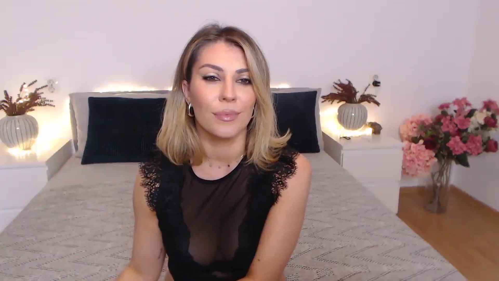 Gallery image thumbnail from BlueStocking's myfreecams stream on, 11/25/2023, 12:31 image 8 of 20