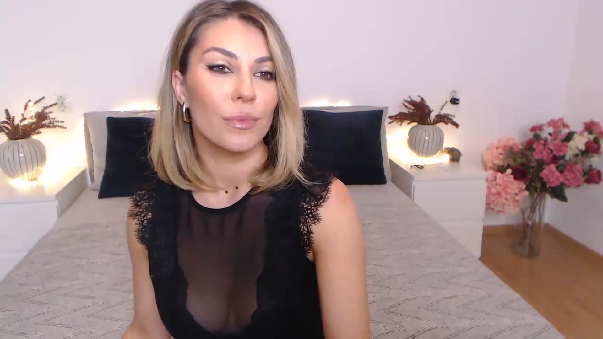 Gallery image thumbnail from BlueStocking's myfreecams stream on, 11/25/2023, 12:31 image 15 of 20