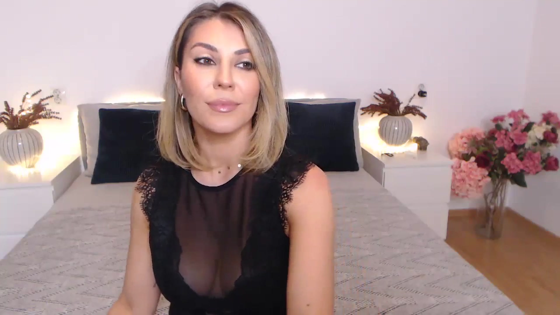 Gallery image thumbnail from BlueStocking's myfreecams stream on, 11/25/2023, 12:31 image 19 of 20