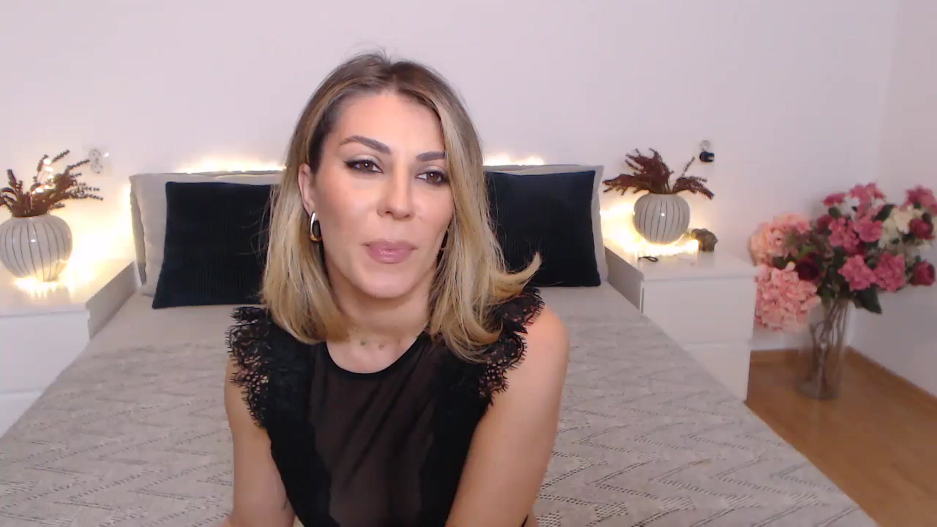 Gallery image thumbnail from BlueStocking's myfreecams stream on, 11/25/2023, 12:31 image 10 of 20