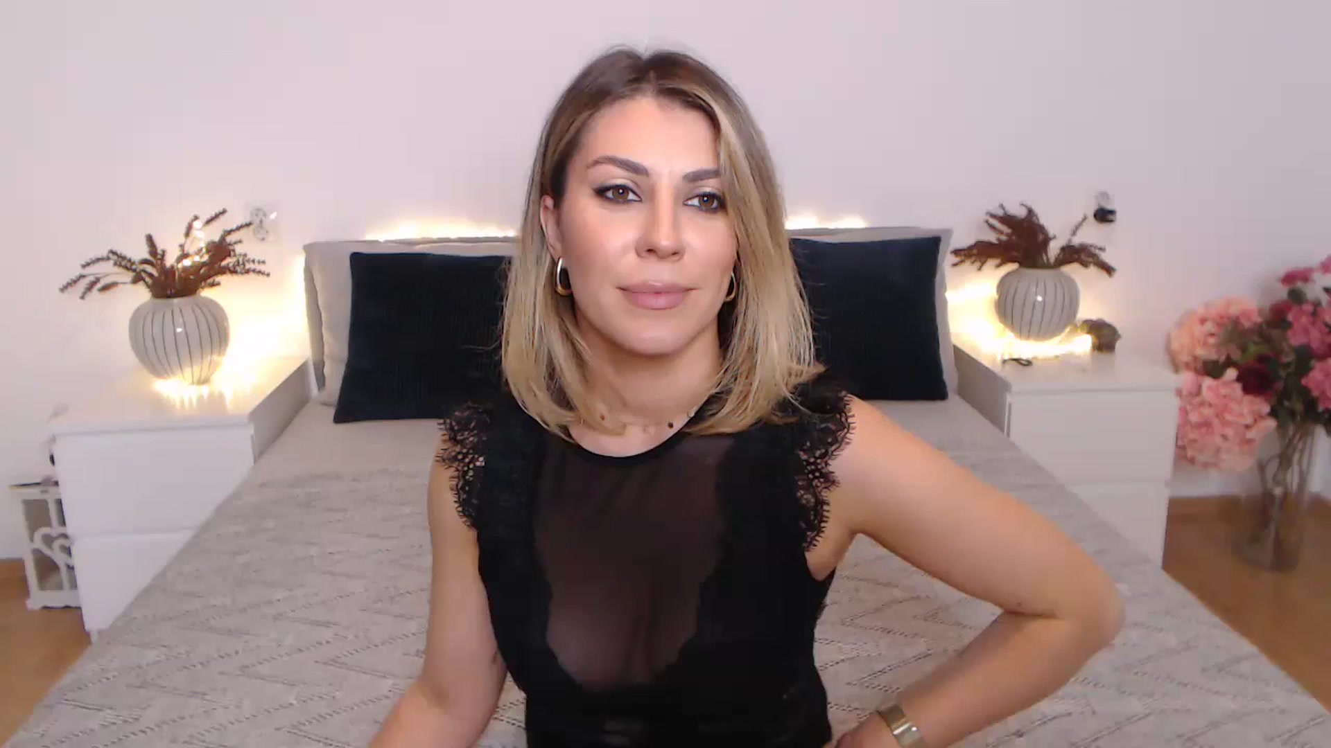 Gallery image thumbnail from BlueStocking's myfreecams stream on, 11/25/2023, 13:59 image 13 of 20