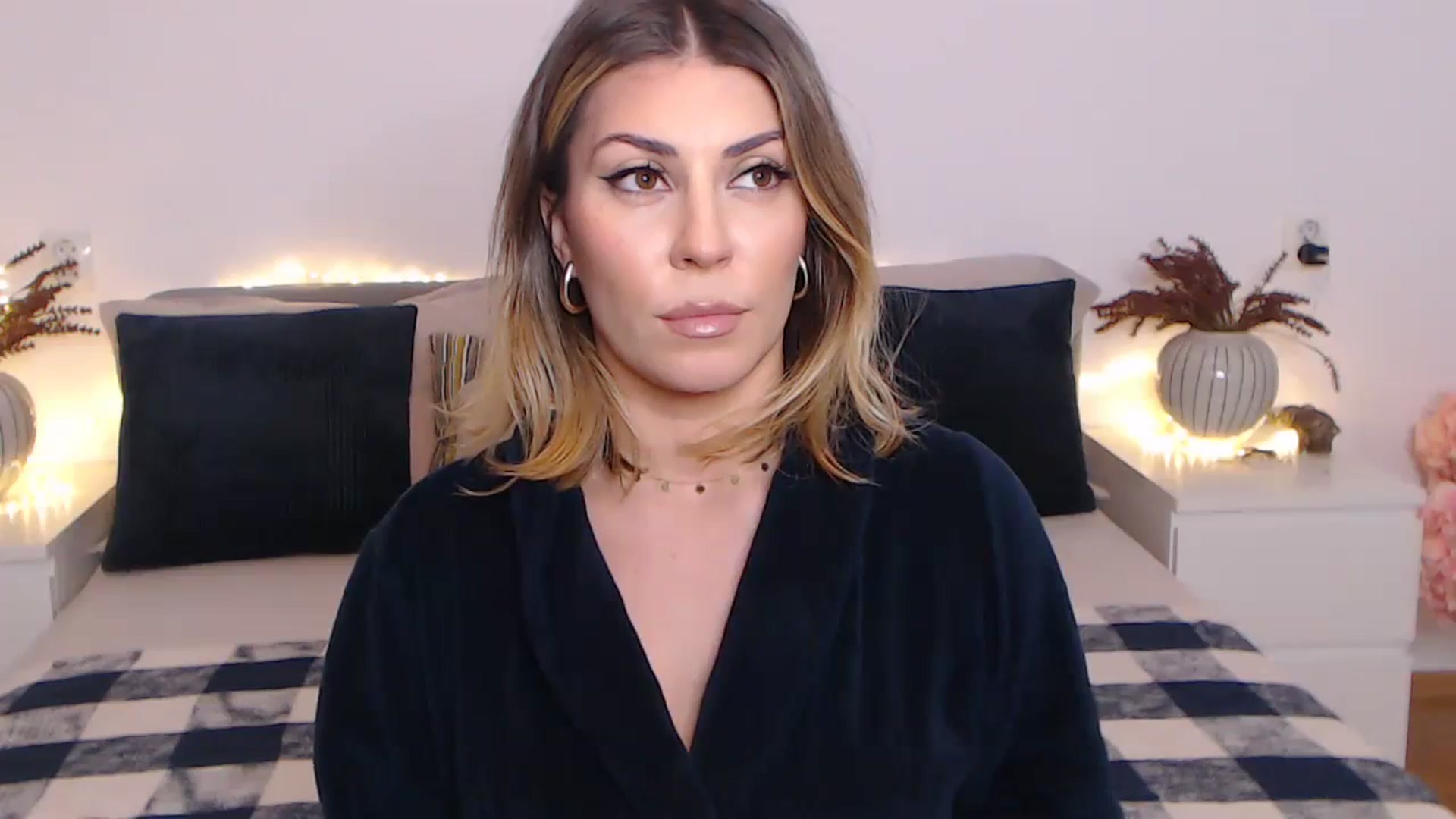 Gallery image thumbnail from BlueStocking's myfreecams stream on, 11/27/2023, 14:40 image 12 of 20
