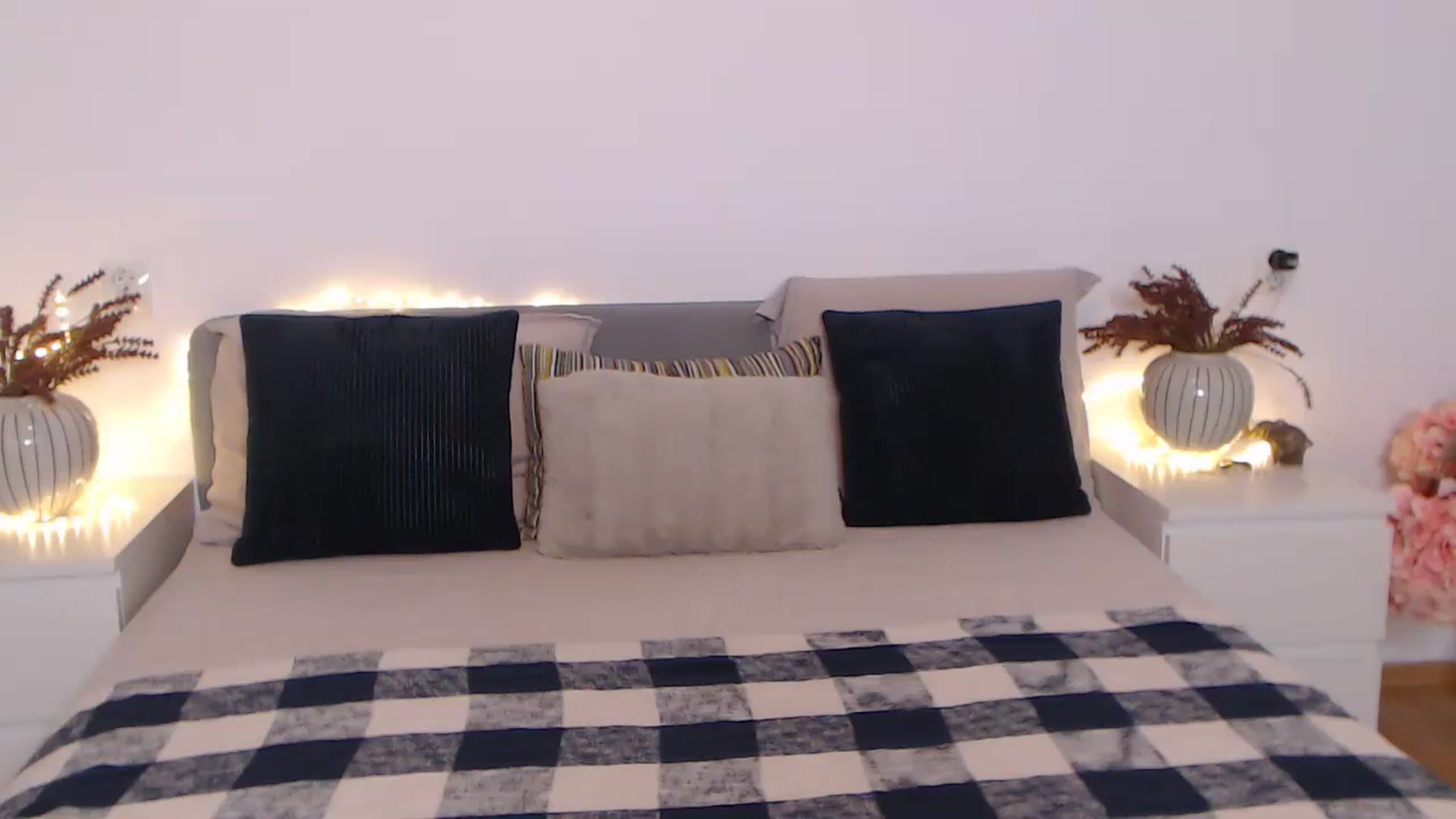 Gallery image thumbnail from BlueStocking's myfreecams stream on, 11/28/2023, 16:53 image 19 of 20