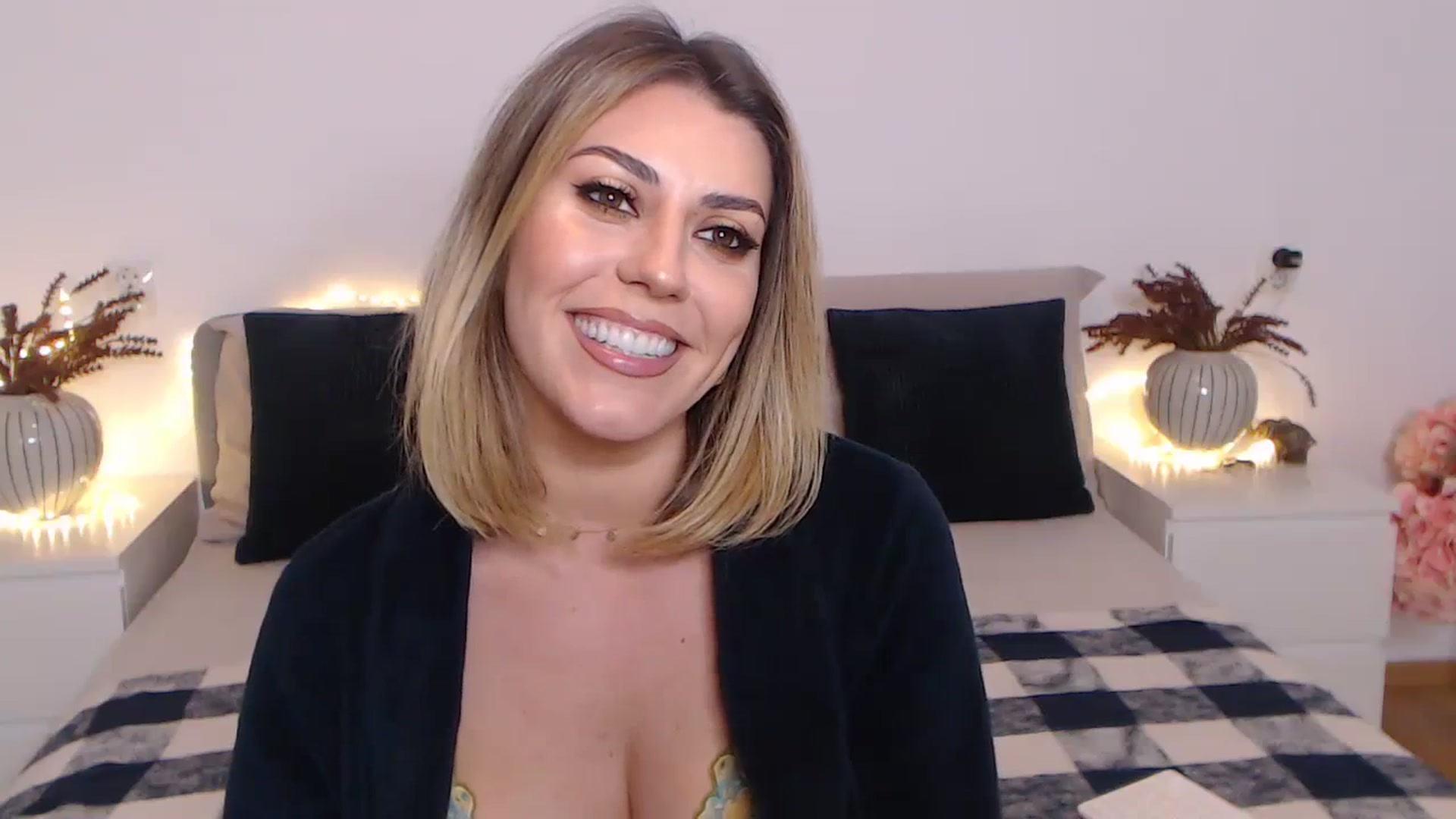Gallery image thumbnail from BlueStocking's myfreecams stream on, 11/28/2023, 16:53 image 3 of 20