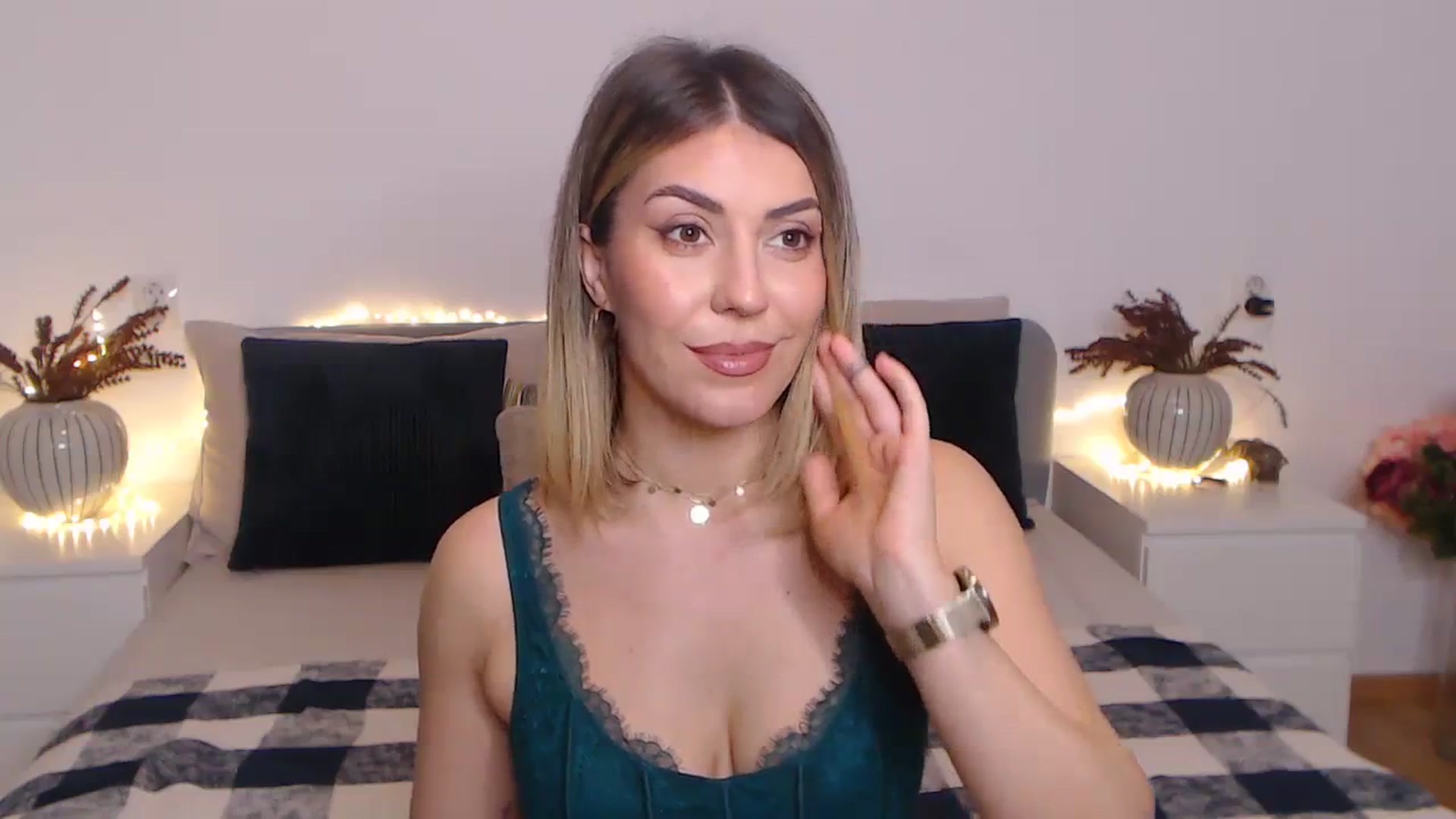 Gallery image thumbnail from BlueStocking's myfreecams stream on, 11/30/2023, 14:24 image 3 of 20