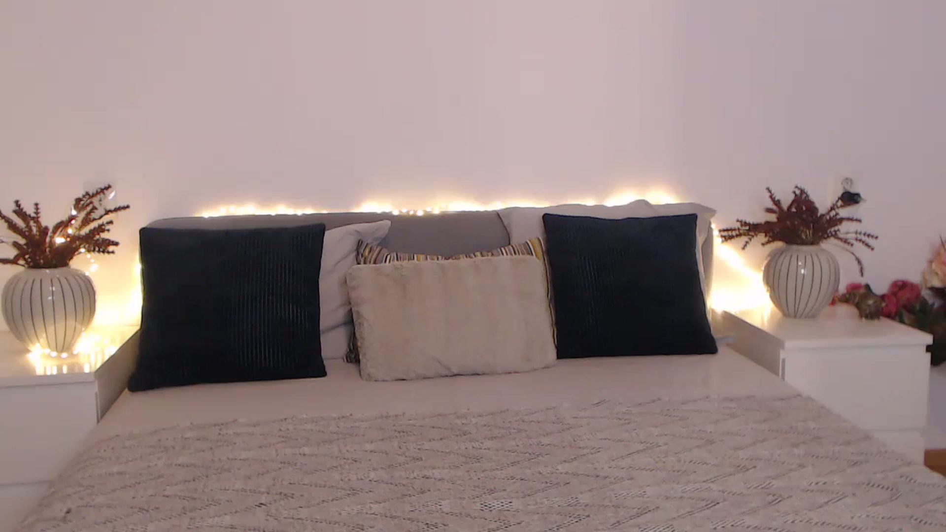 Gallery image thumbnail from BlueStocking's myfreecams stream on, 12/15/2023, 15:17 image 7 of 20