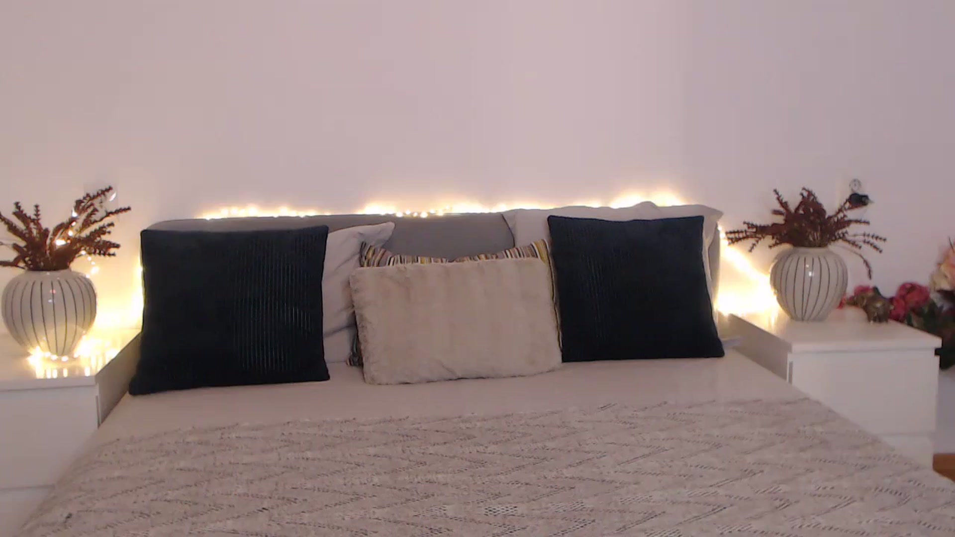 Gallery image thumbnail from BlueStocking's myfreecams stream on, 12/15/2023, 15:17 image 8 of 20