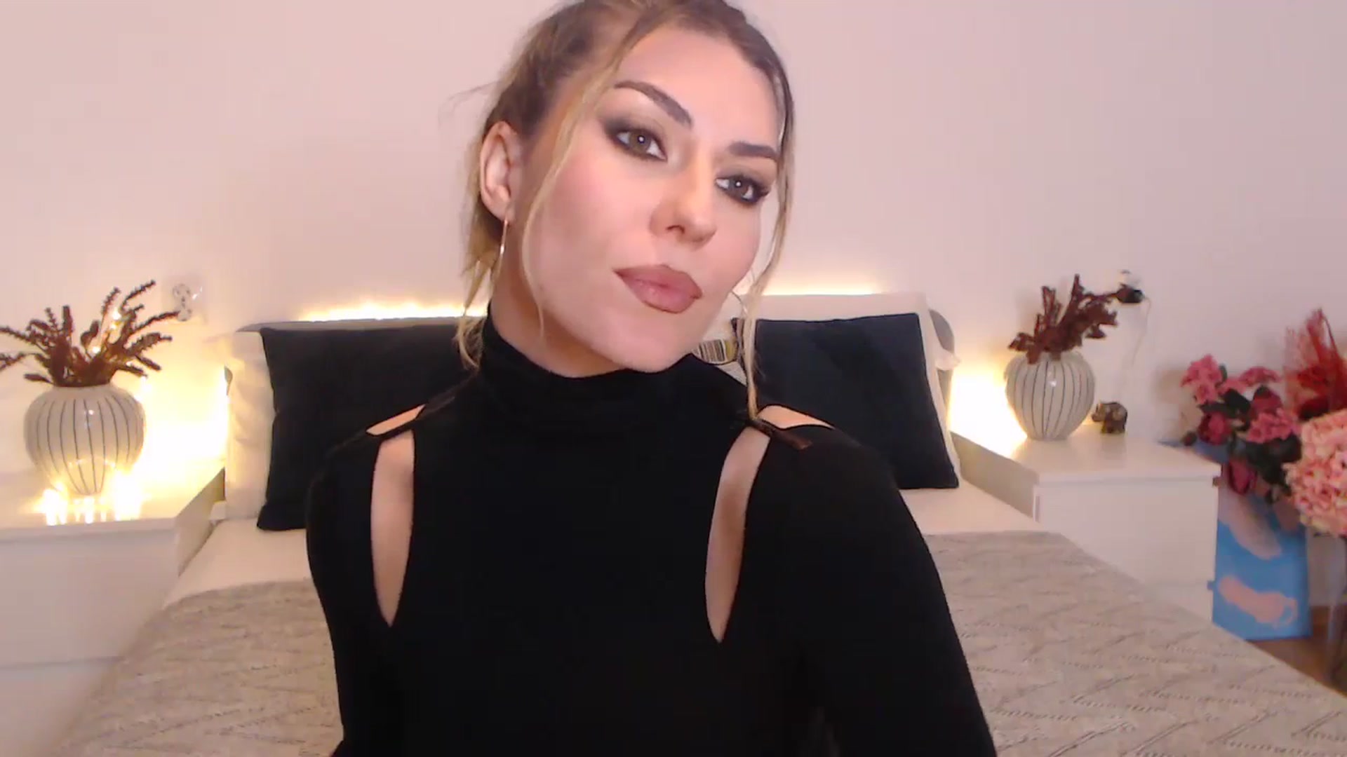 Gallery image thumbnail from BlueStocking's myfreecams stream on, 01/22/2024, 15:19 image 2 of 20