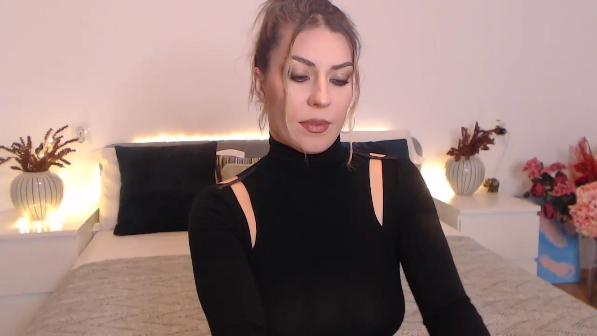 Gallery image thumbnail from BlueStocking's myfreecams stream on, 01/22/2024, 15:19 image 9 of 20