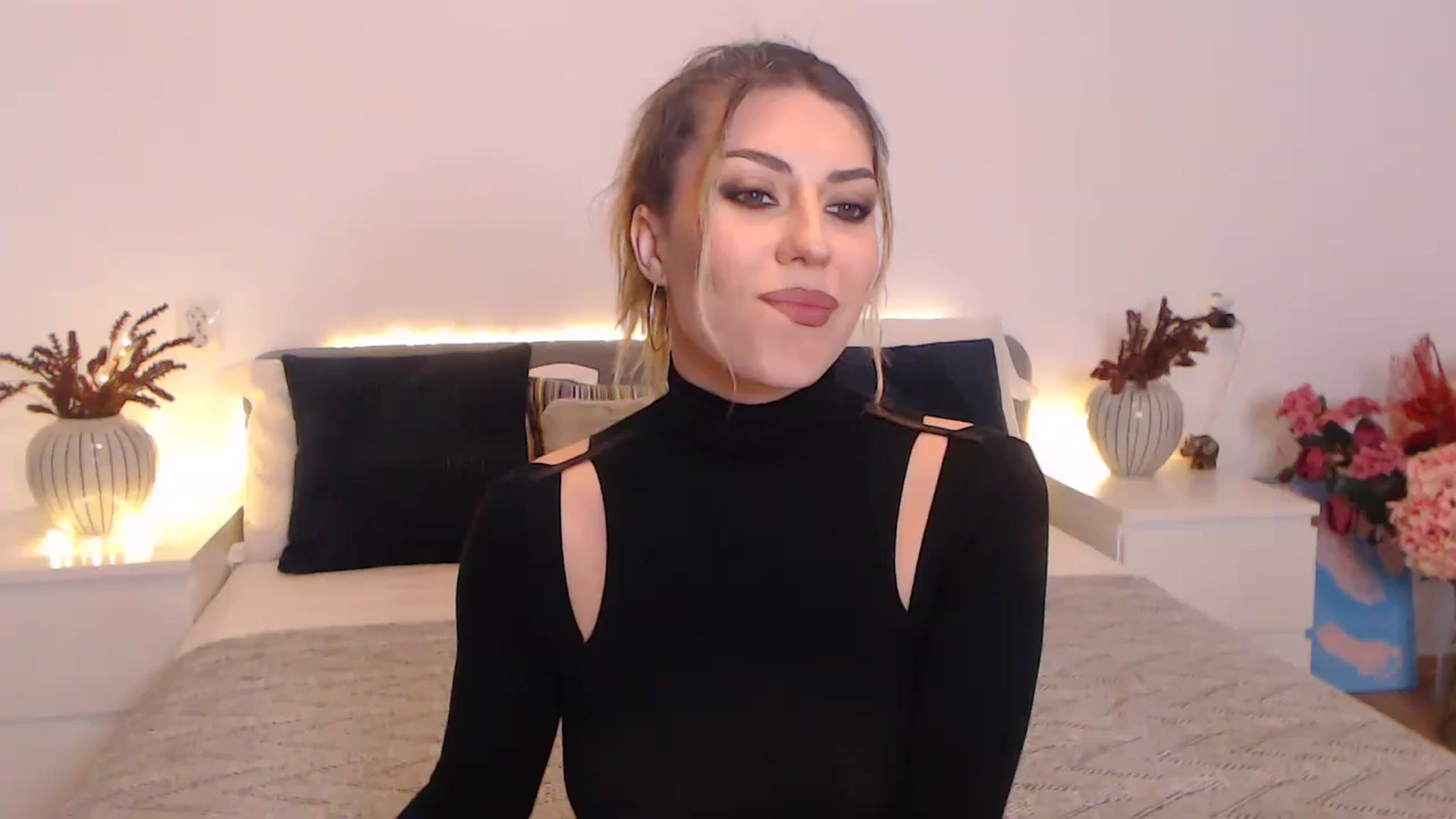Gallery image thumbnail from BlueStocking's myfreecams stream on, 01/22/2024, 15:19 image 1 of 20