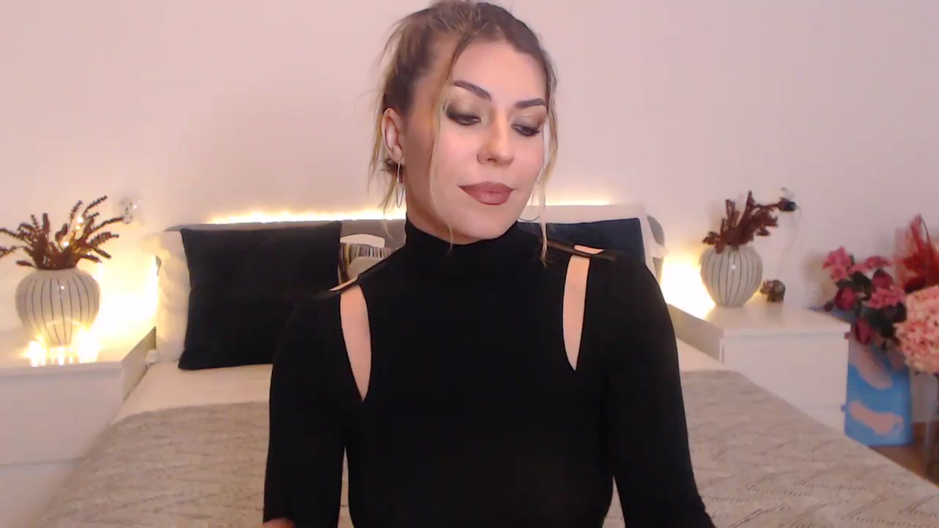 Gallery image thumbnail from BlueStocking's myfreecams stream on, 01/22/2024, 15:19 image 14 of 20