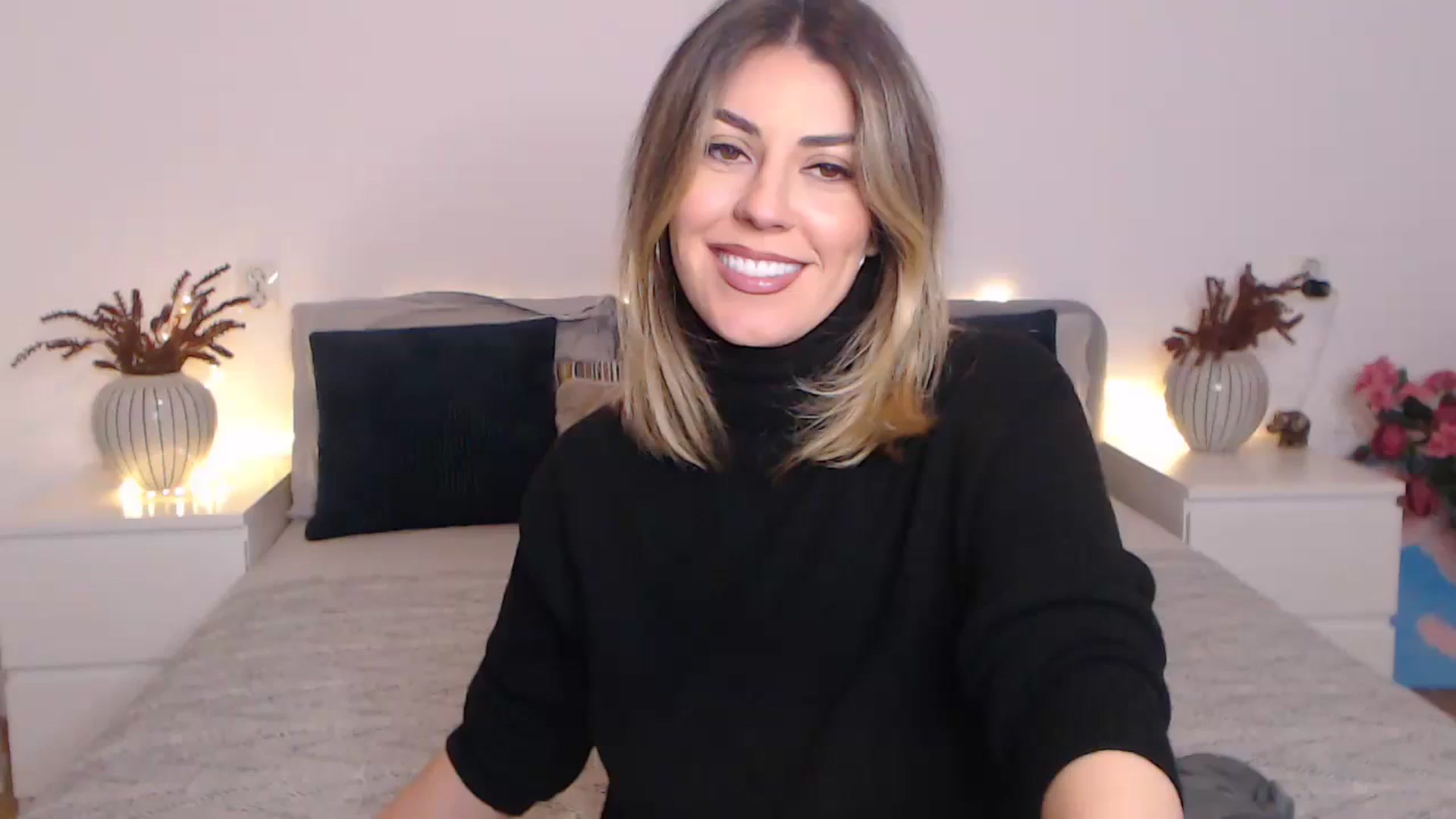 Gallery image thumbnail from BlueStocking's myfreecams stream on, 01/26/2024, 18:14 image 1 of 20