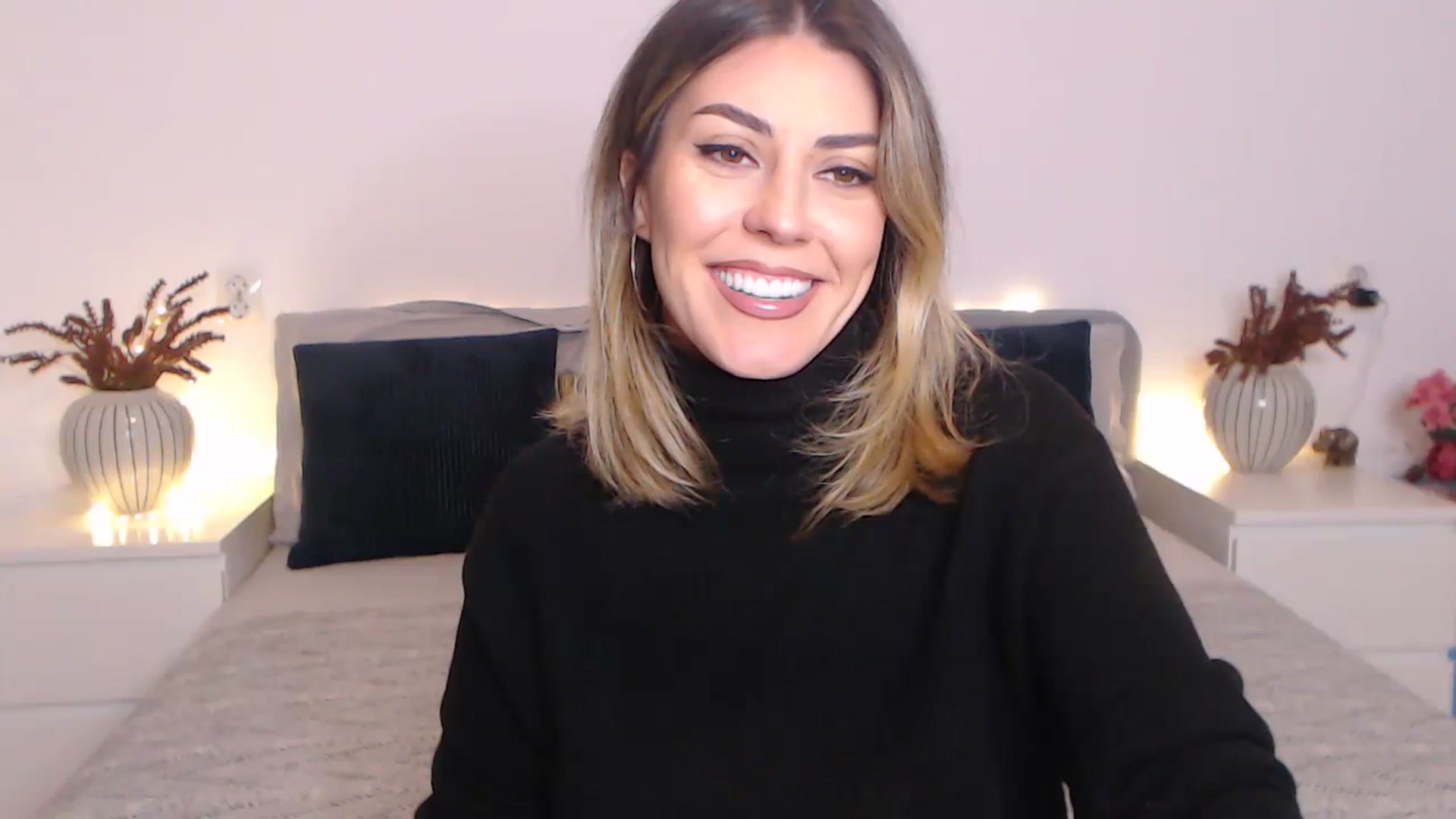Gallery image thumbnail from BlueStocking's myfreecams stream on, 01/26/2024, 18:14 image 8 of 20