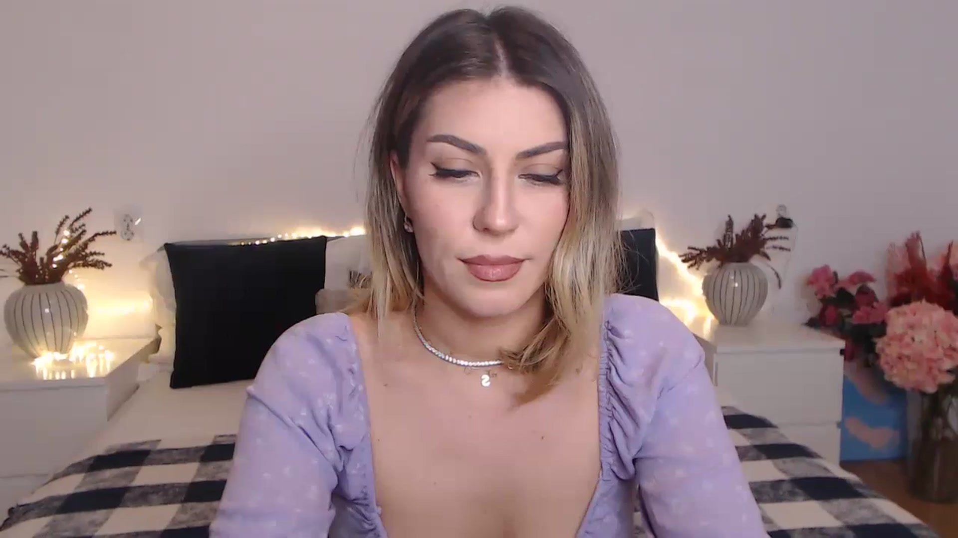 Gallery image thumbnail from BlueStocking's myfreecams stream on, 01/29/2024, 15:47 image 19 of 20
