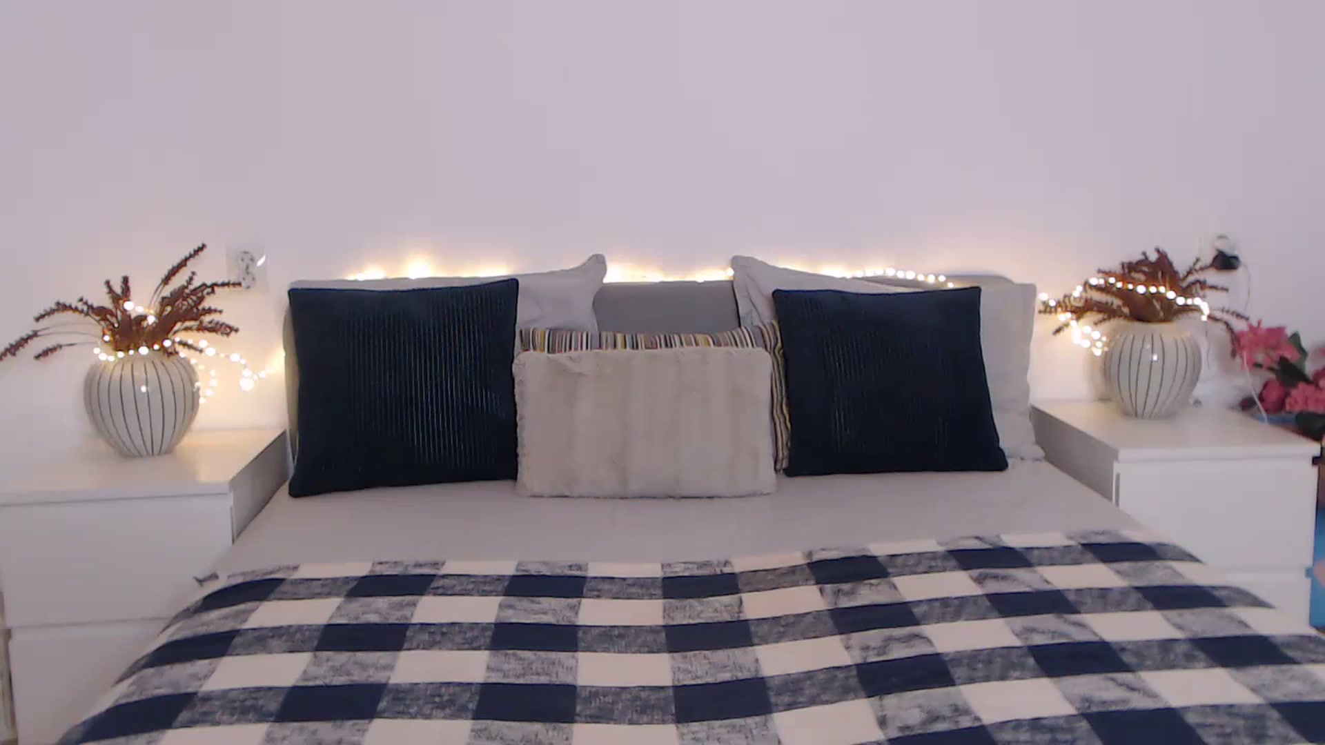 Gallery image thumbnail from BlueStocking's myfreecams stream on, 02/06/2024, 15:09 image 5 of 20