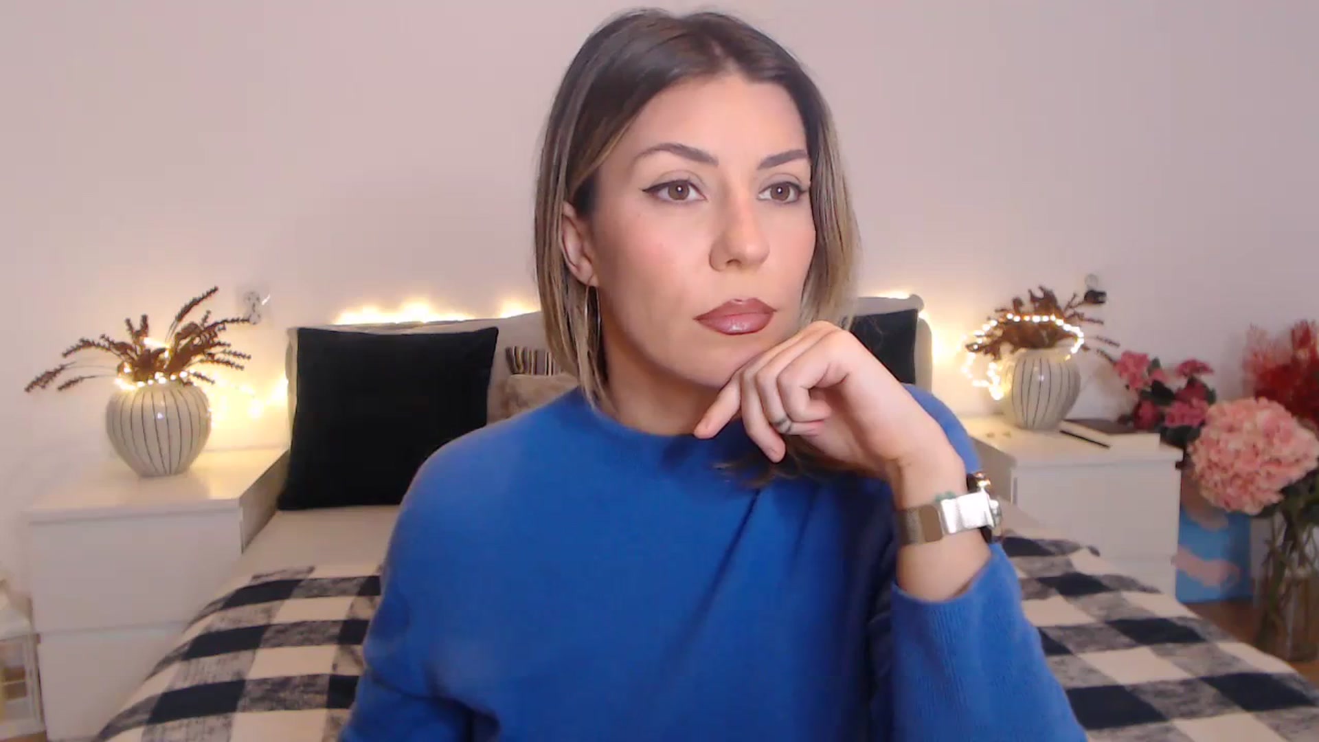 Gallery image thumbnail from BlueStocking's myfreecams stream on, 02/08/2024, 16:43 image 16 of 20