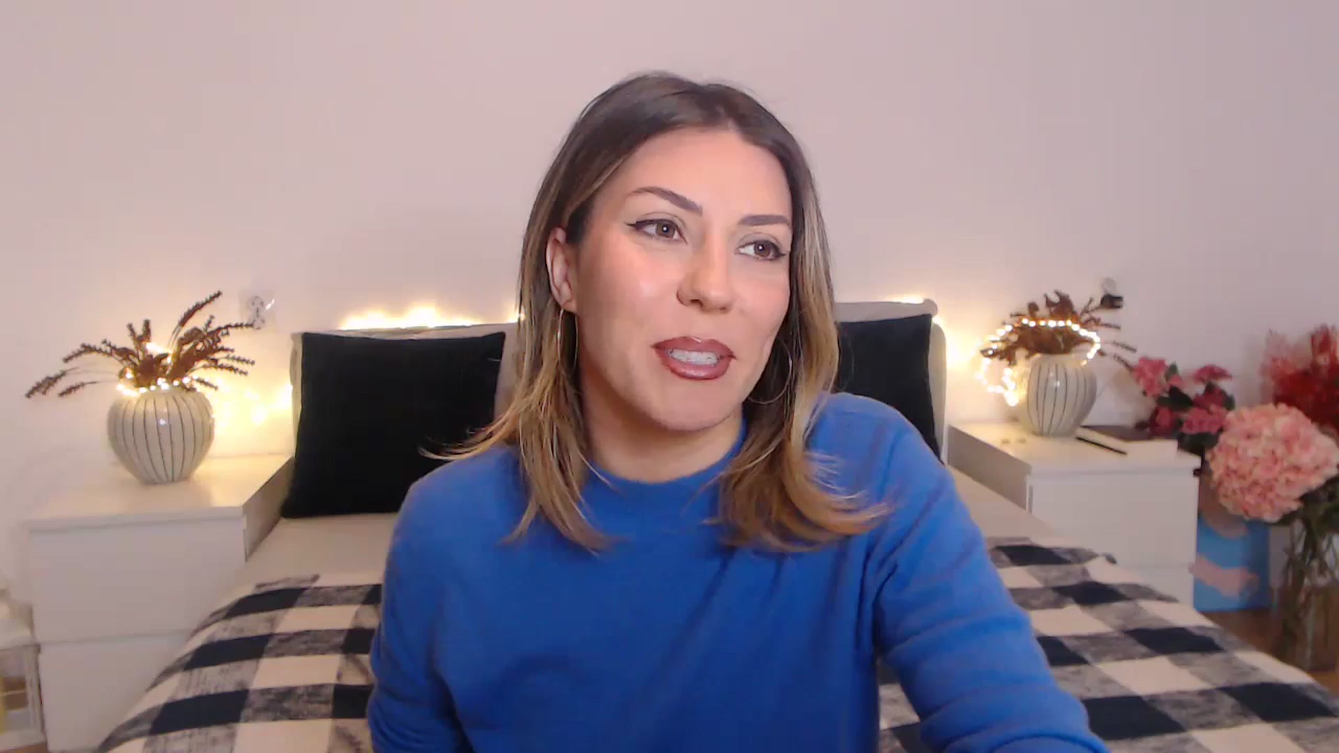 Gallery image thumbnail from BlueStocking's myfreecams stream on, 02/08/2024, 16:43 image 6 of 20