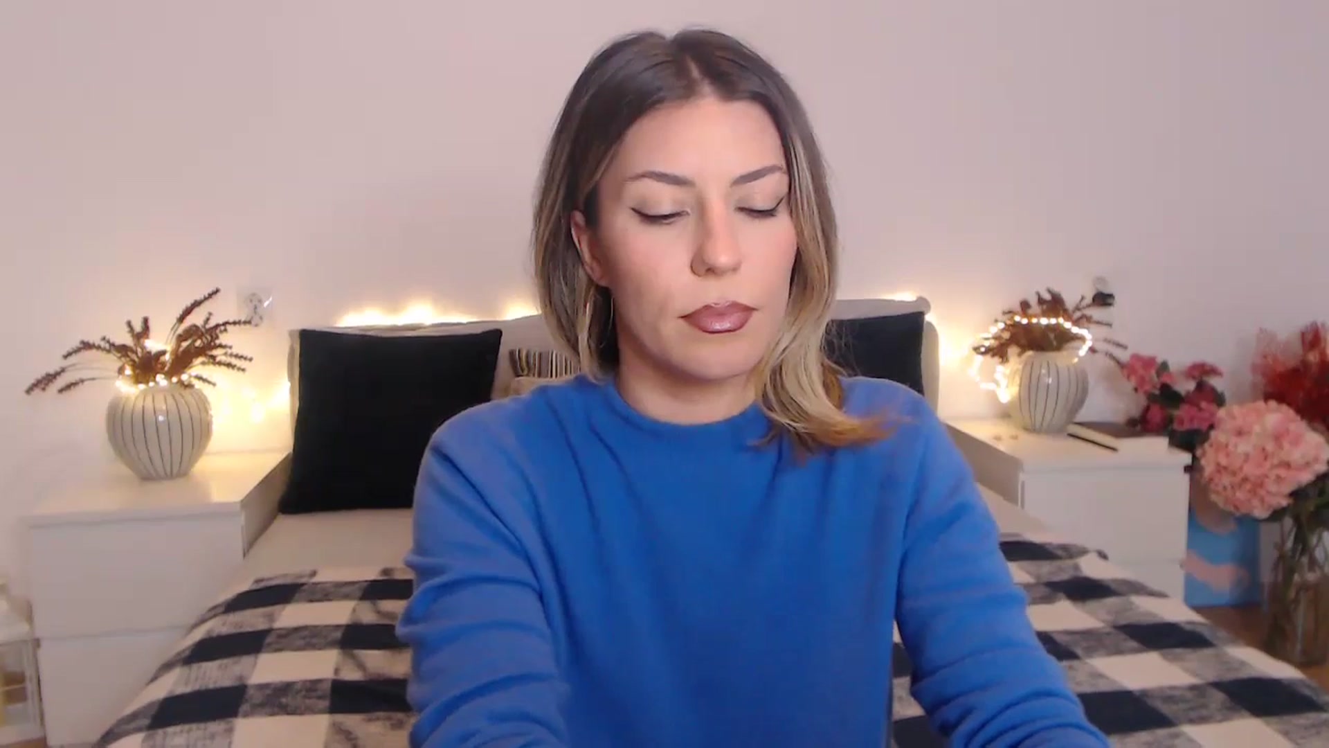 Gallery image thumbnail from BlueStocking's myfreecams stream on, 02/08/2024, 16:43 image 13 of 20