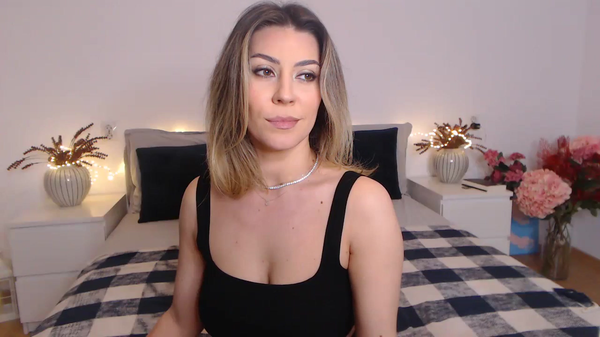 Gallery image thumbnail from BlueStocking's myfreecams stream on, 02/09/2024, 19:09 image 2 of 20