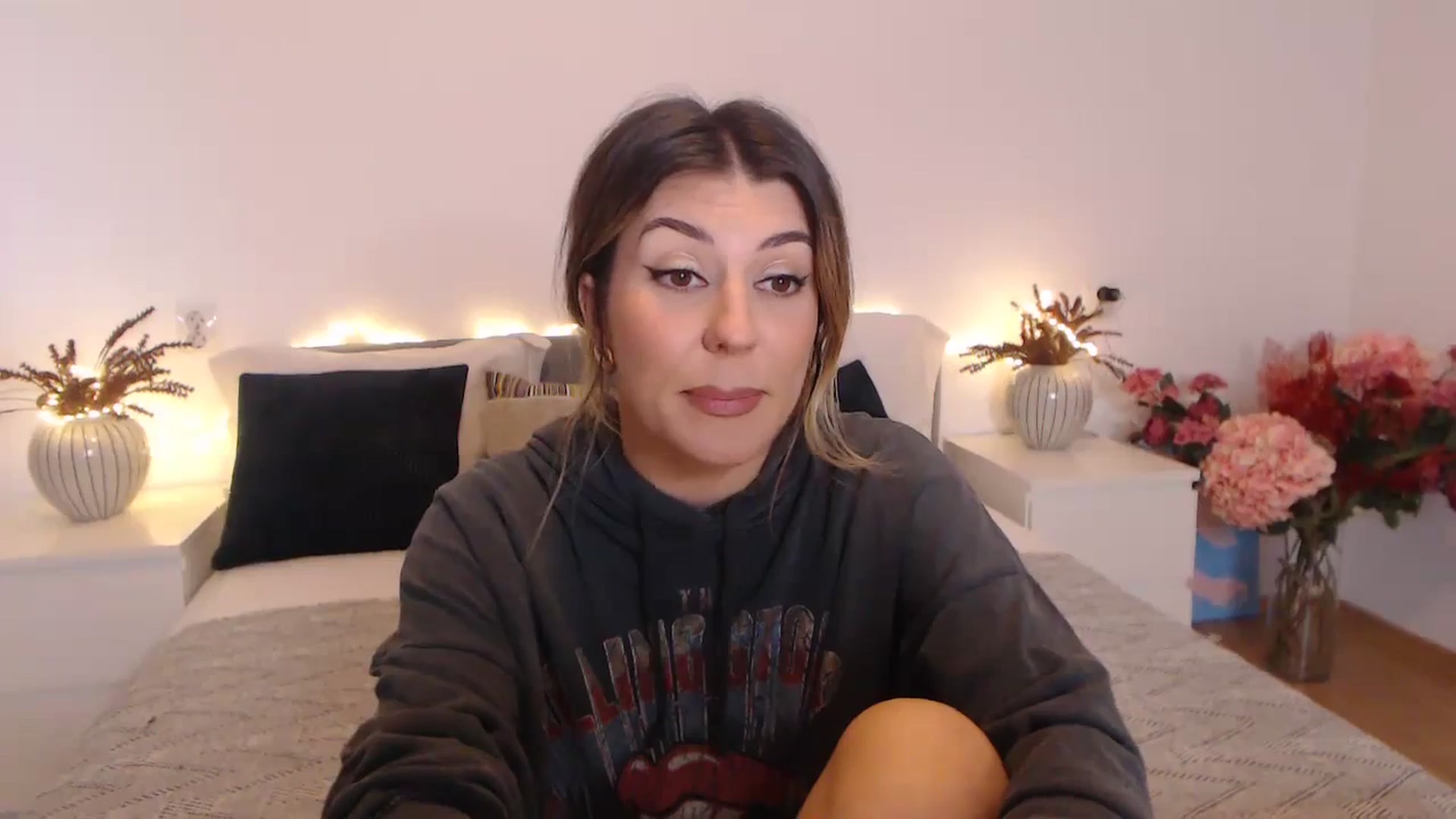 Gallery image thumbnail from BlueStocking's myfreecams stream on, 02/12/2024, 14:00 image 11 of 20