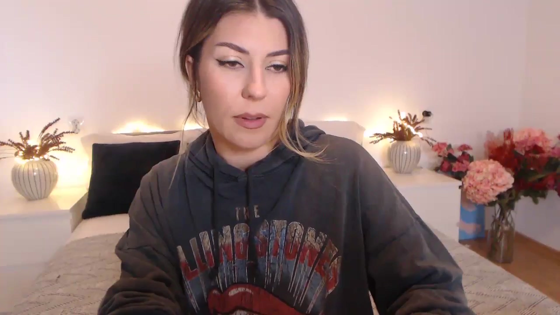 Gallery image thumbnail from BlueStocking's myfreecams stream on, 02/12/2024, 14:00 image 7 of 20