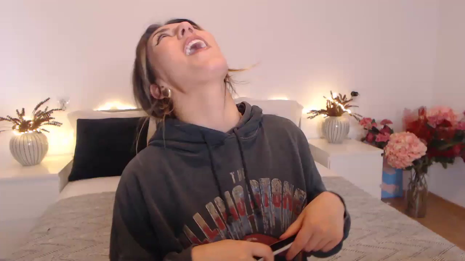 Gallery image thumbnail from BlueStocking's myfreecams stream on, 02/12/2024, 14:00 image 1 of 20
