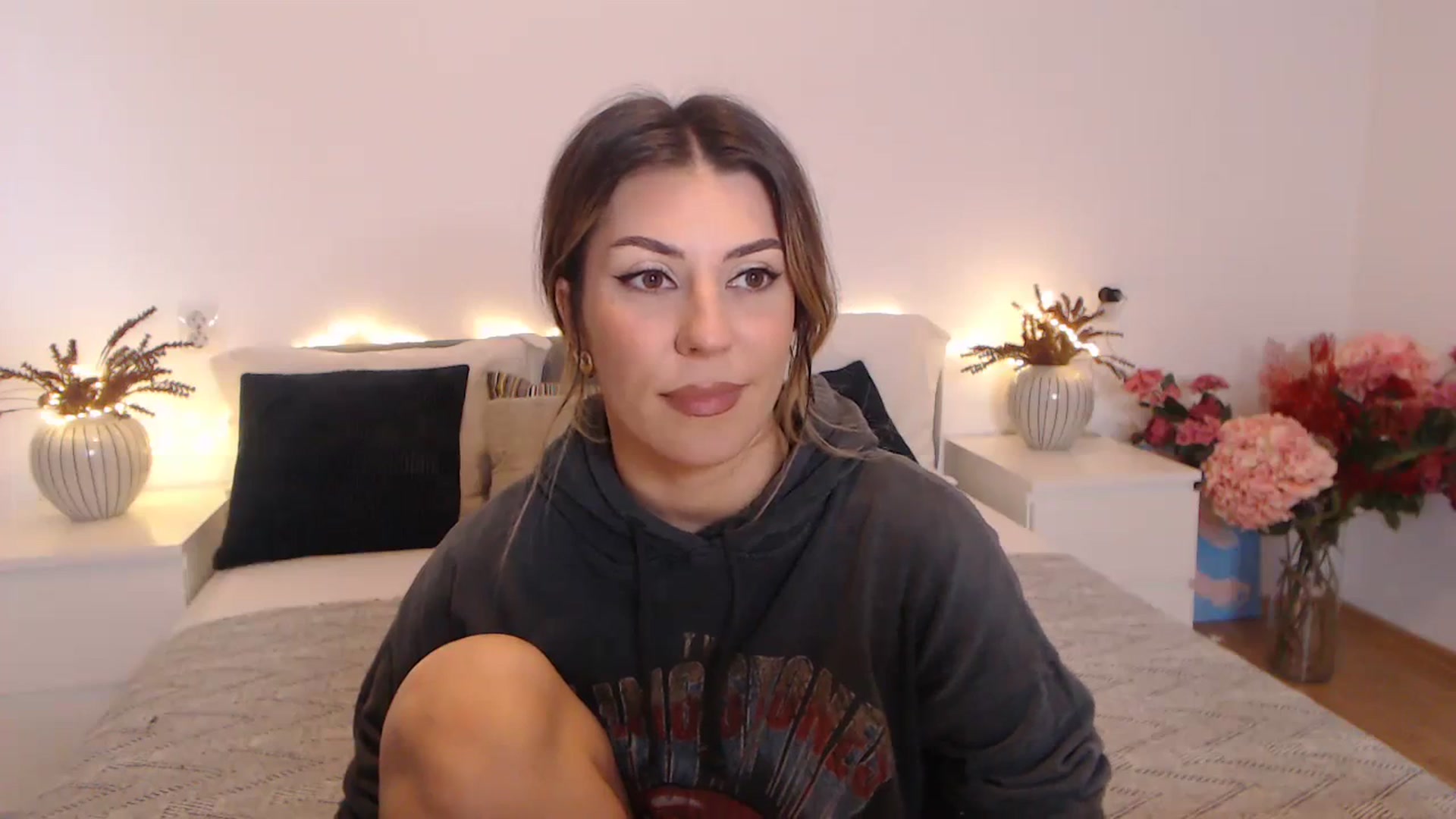 Gallery image thumbnail from BlueStocking's myfreecams stream on, 02/12/2024, 14:00 image 3 of 20