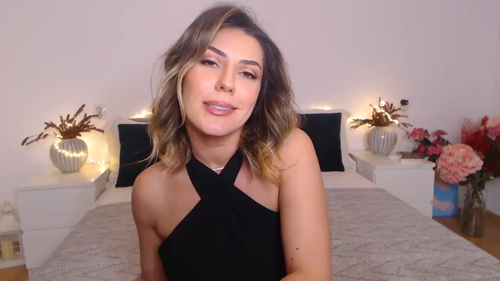 Gallery image thumbnail from BlueStocking's myfreecams stream on, 02/13/2024, 19:51 image 19 of 20