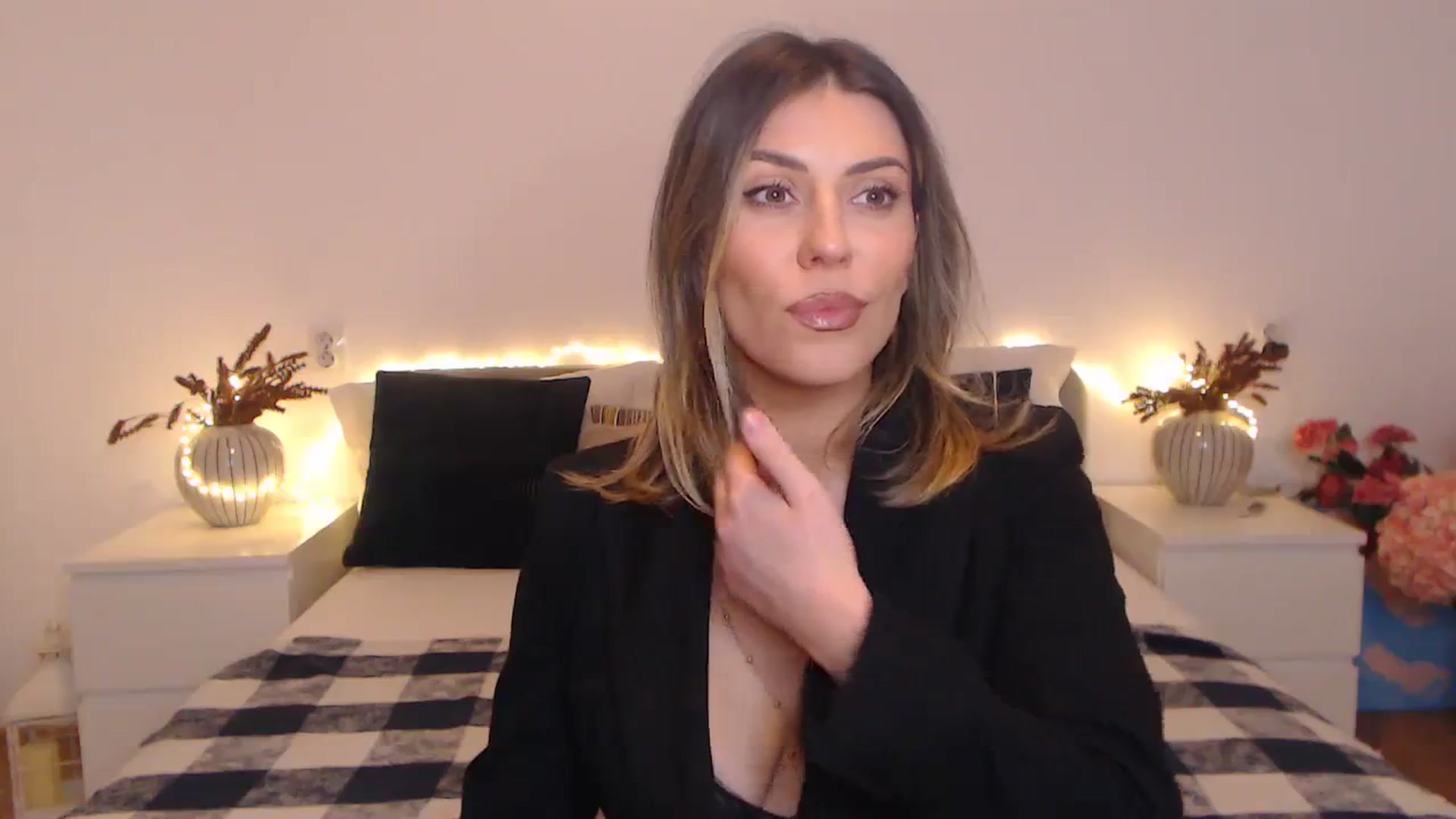 Gallery image thumbnail from BlueStocking's myfreecams stream on, 02/23/2024, 15:33 image 19 of 20