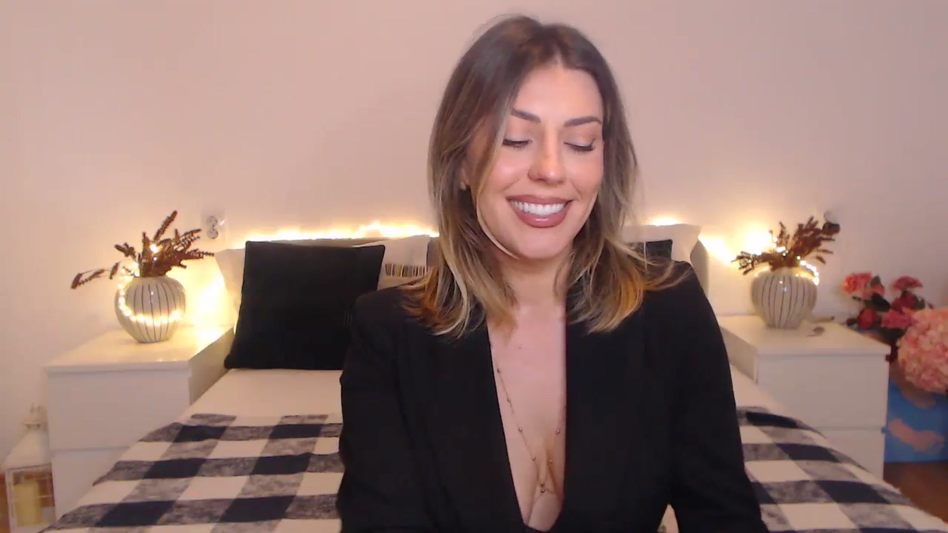 Gallery image thumbnail from BlueStocking's myfreecams stream on, 02/23/2024, 15:33 image 6 of 20