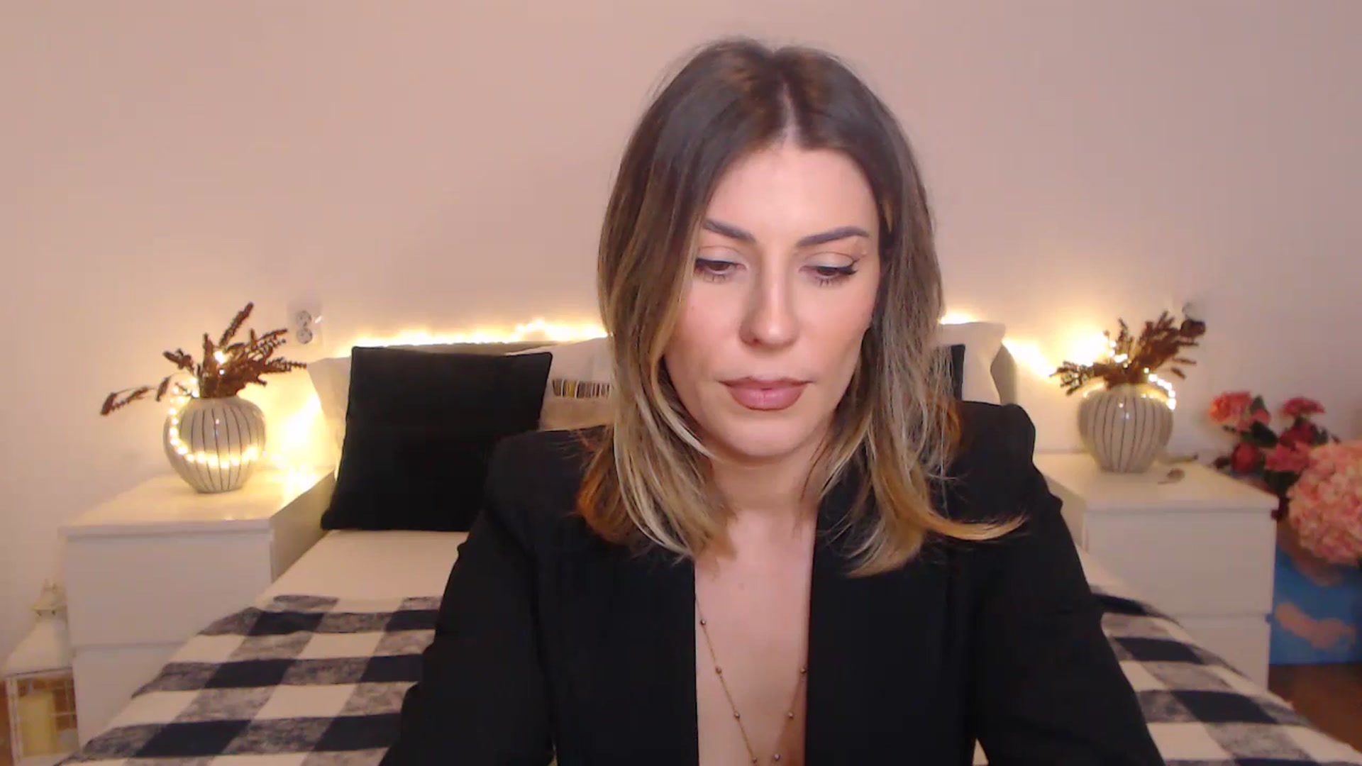 Gallery image thumbnail from BlueStocking's myfreecams stream on, 02/23/2024, 15:53 image 5 of 20