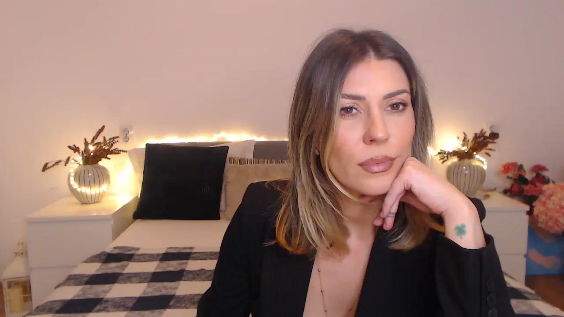 Gallery image thumbnail from BlueStocking's myfreecams stream on, 02/23/2024, 15:53 image 3 of 20