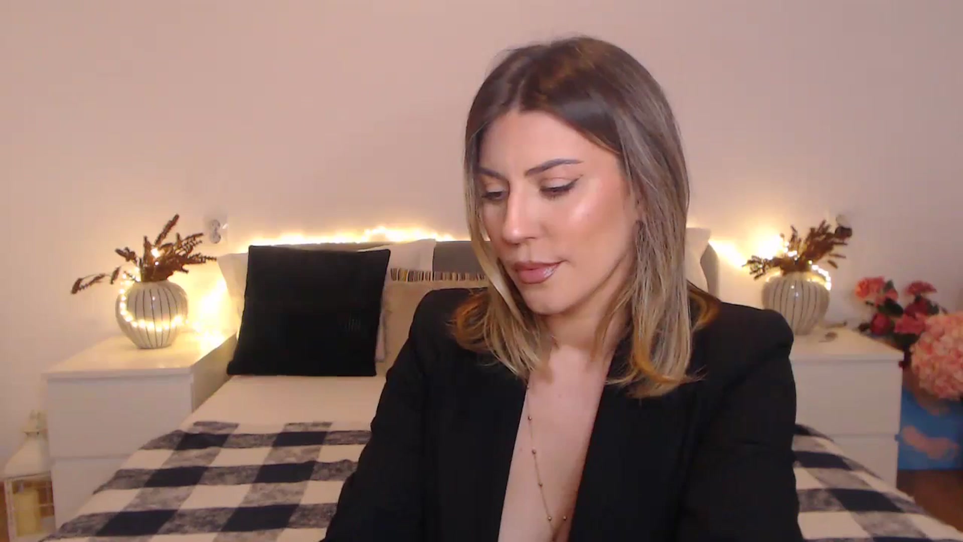 Gallery image thumbnail from BlueStocking's myfreecams stream on, 02/23/2024, 15:53 image 4 of 20