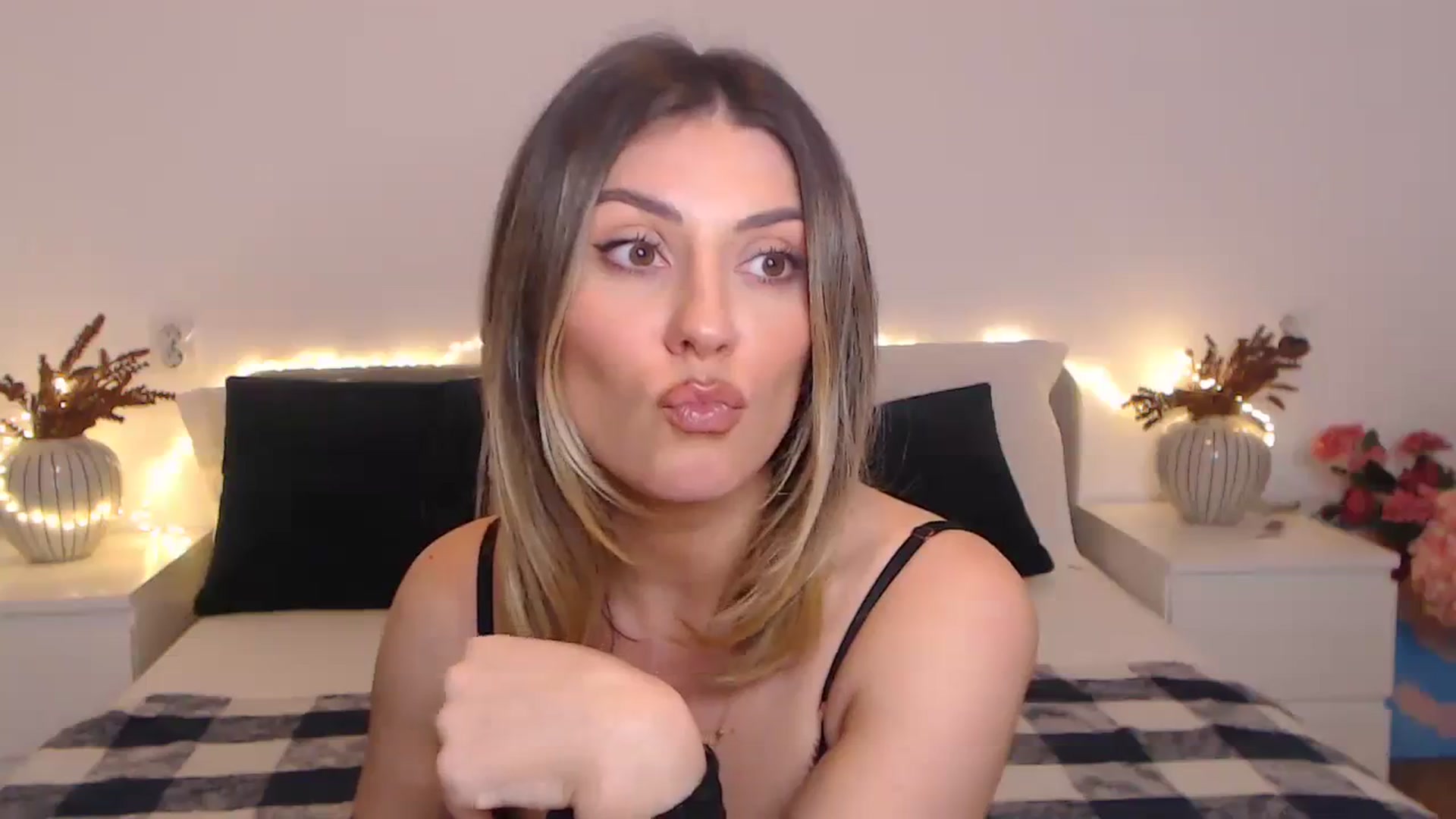 Gallery image thumbnail from BlueStocking's myfreecams stream on, 02/23/2024, 18:41 image 2 of 20